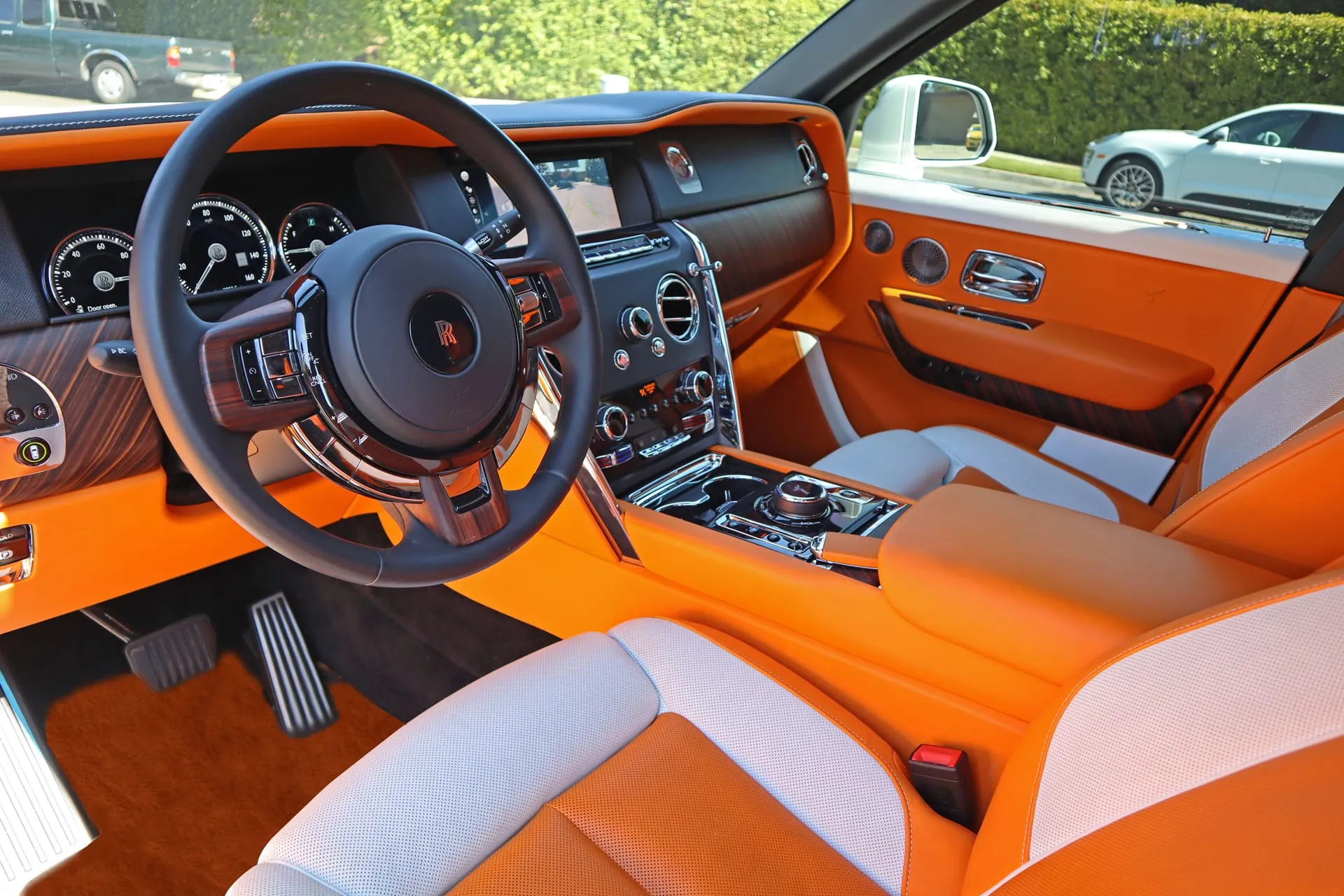 Rolls Royce Cullinan - Arctic White on Mandarin & Seashell