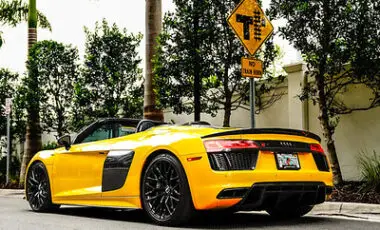 Audi R8 – Yellow on Black