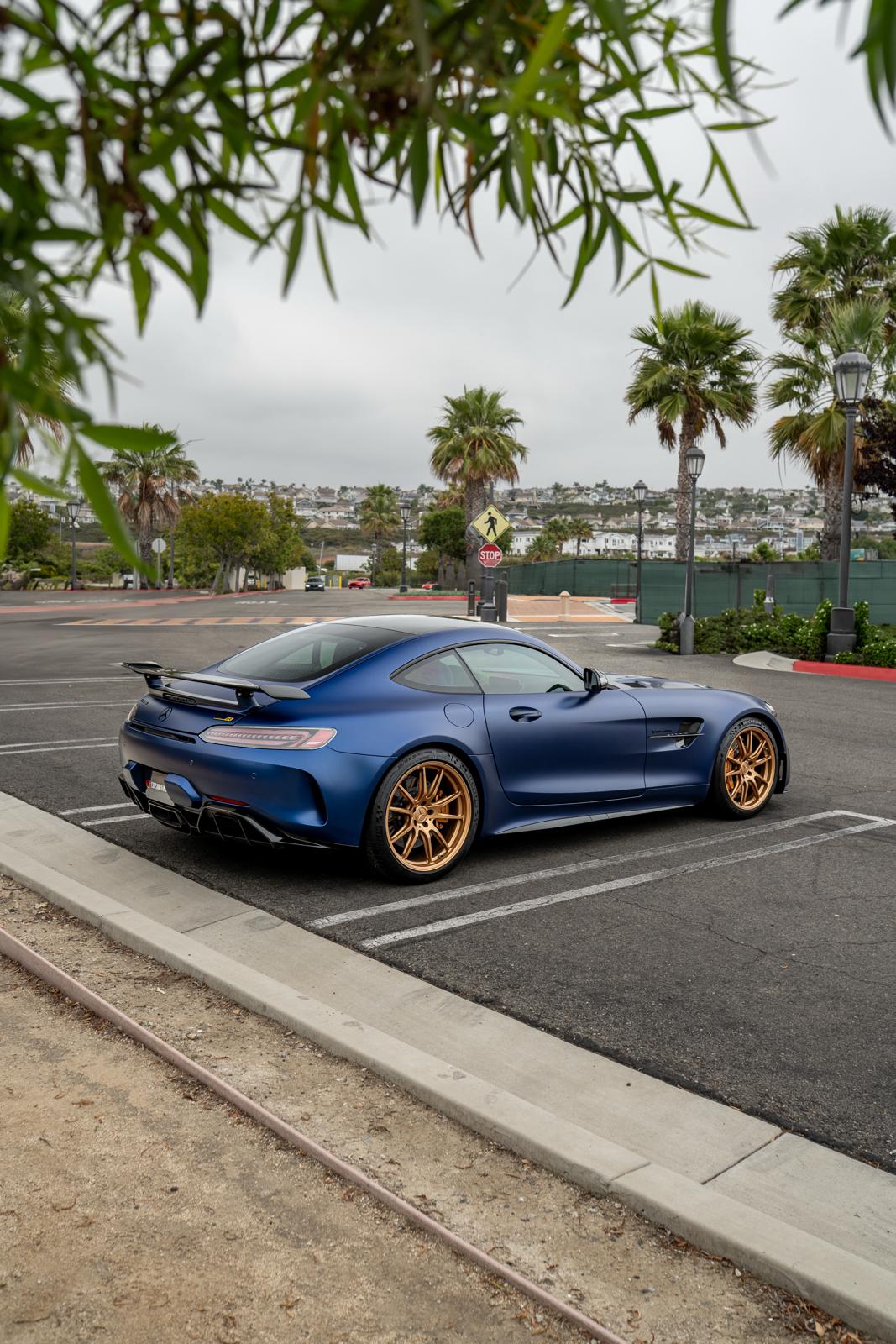 Mercedes Benz AMG GTR - Blue