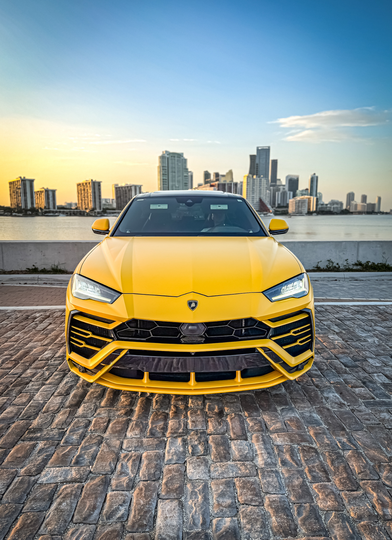 Lamborghini Urus - Yellow on Black & Red