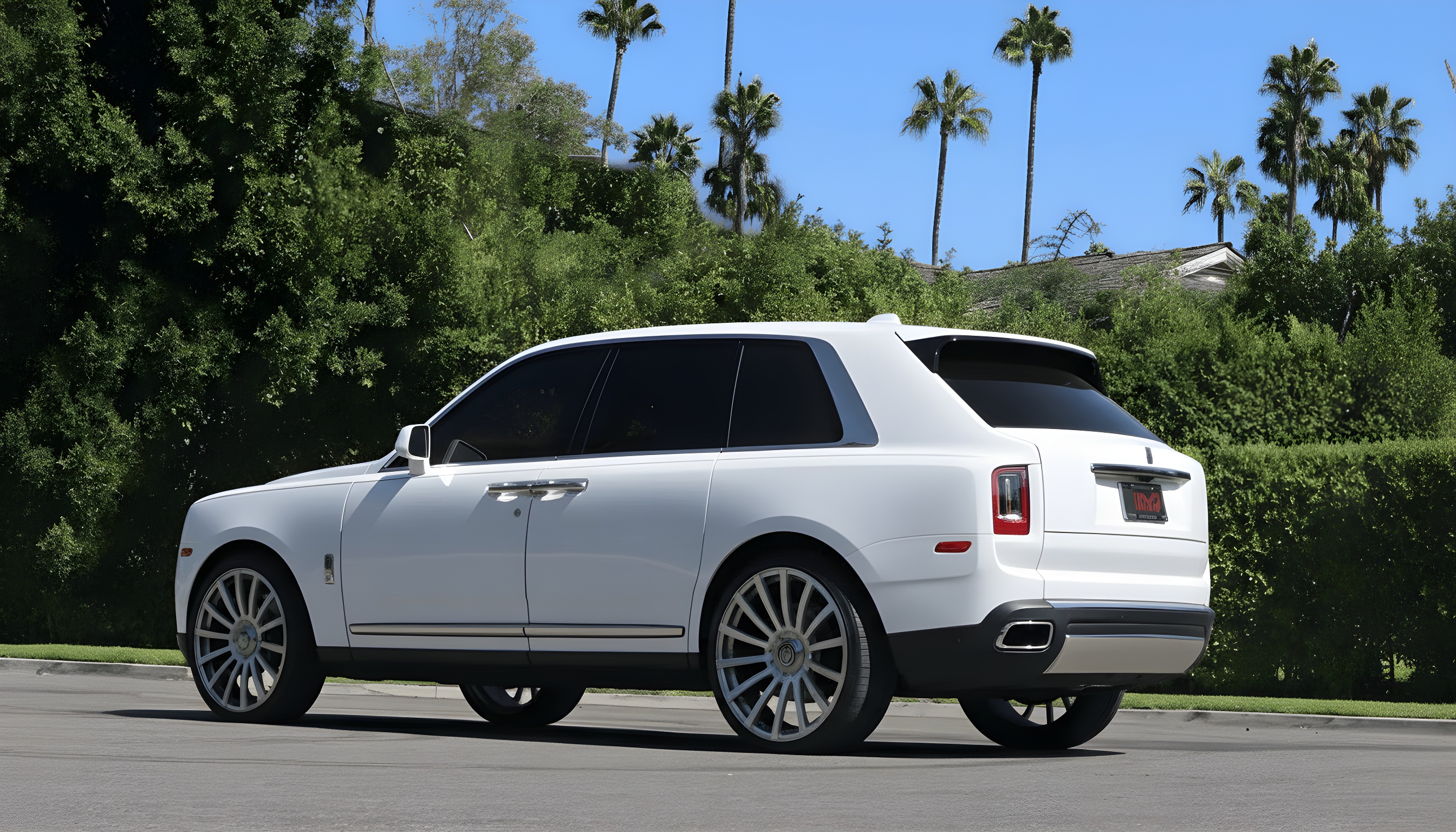Rolls Royce Cullinan - Arctic White on Mandarin & Seashell