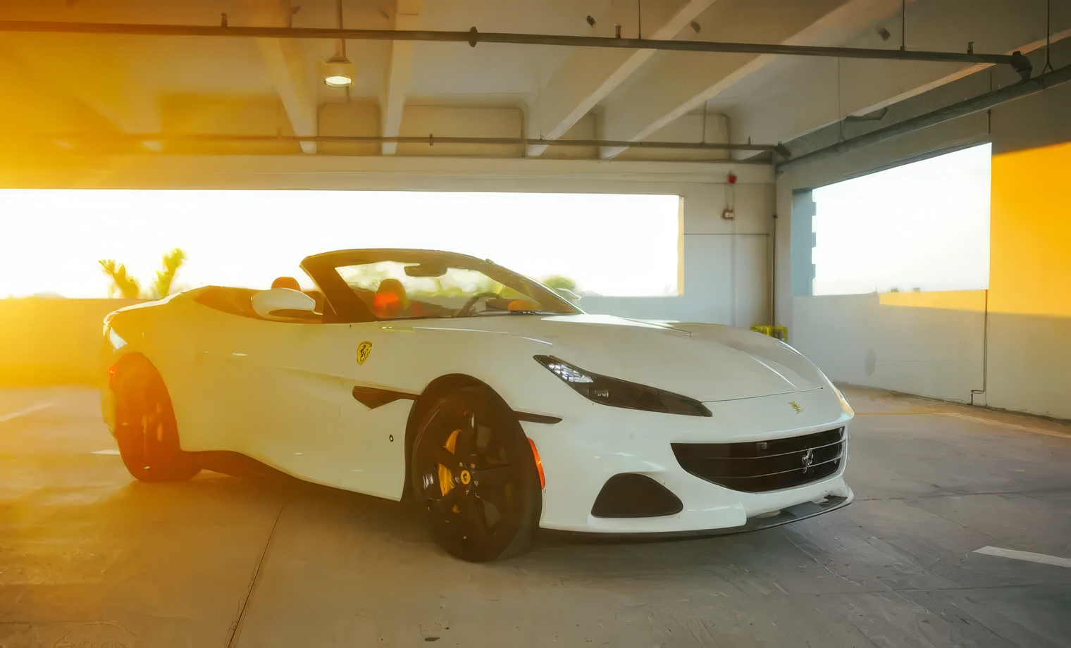 Ferrari Portofino M – Bianco Avus on Rosso (Solid White on Red)