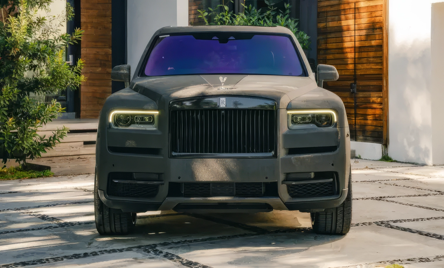 Rolls-Royce Cullinan — Satin Dark Tungsten on Mugello Red & Black