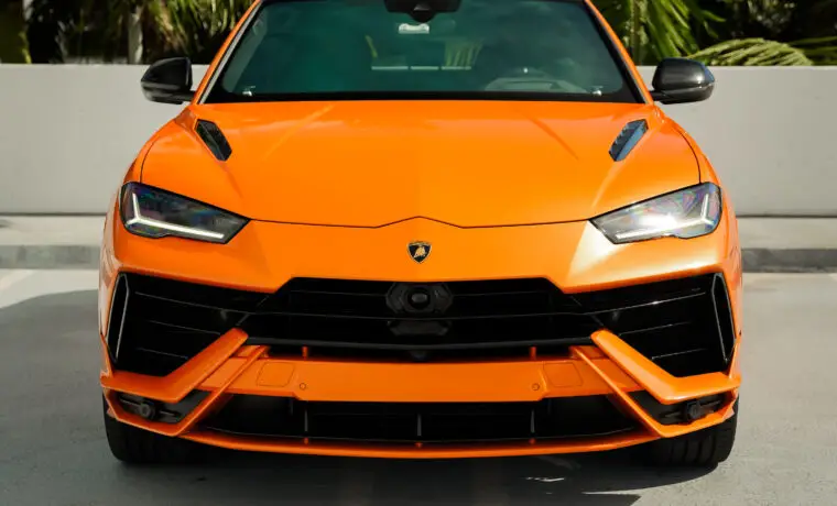 Lamborghini Urus S – Orange on Black