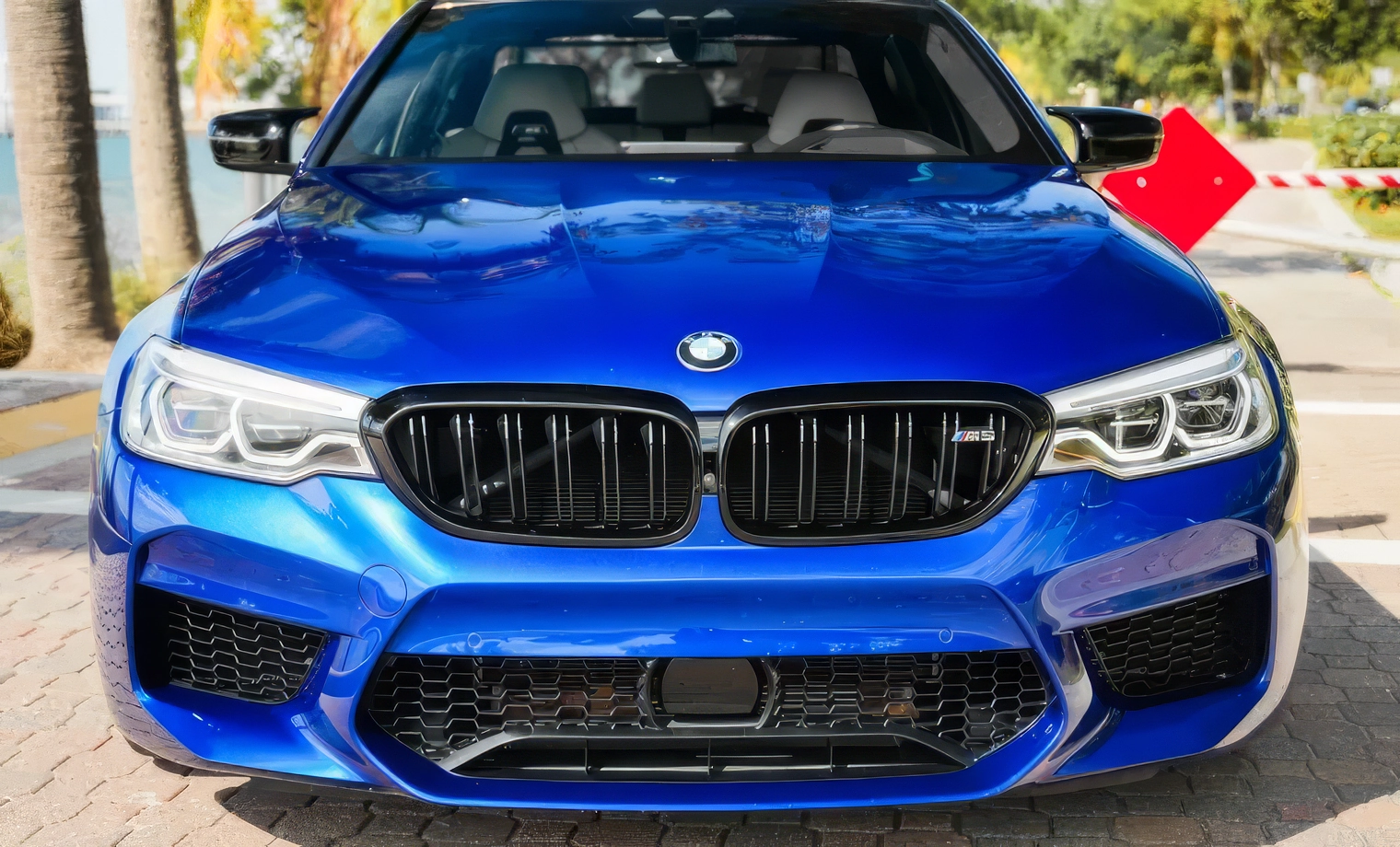 BMW M5 – Marina Bay Blue Metallic on Silverstone
