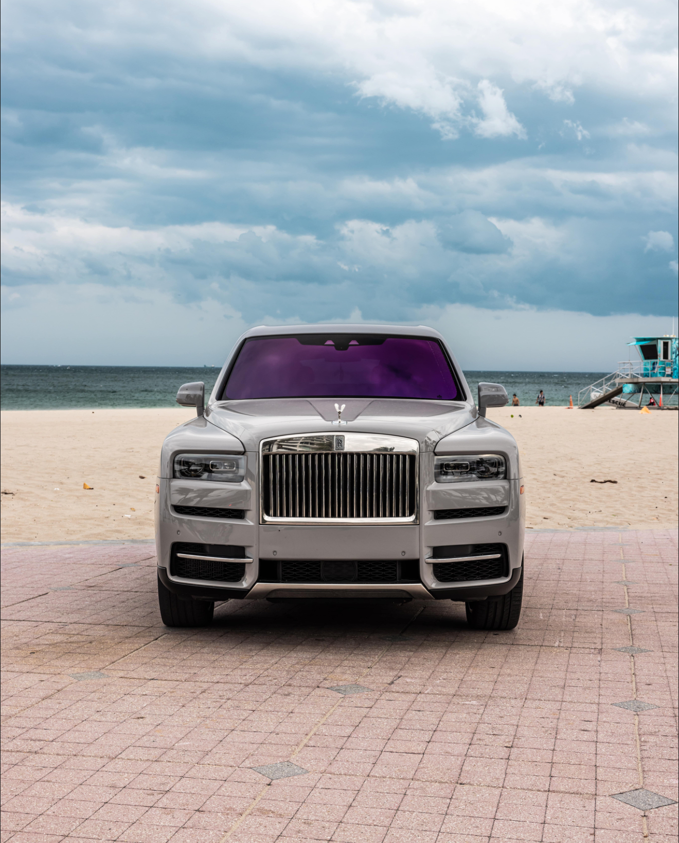 Rolls Royce Cullinan - Silver on Mandarin