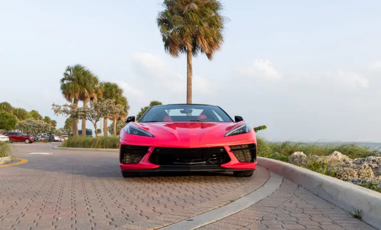 Chevrolet Corvette C8 – Pink on Red