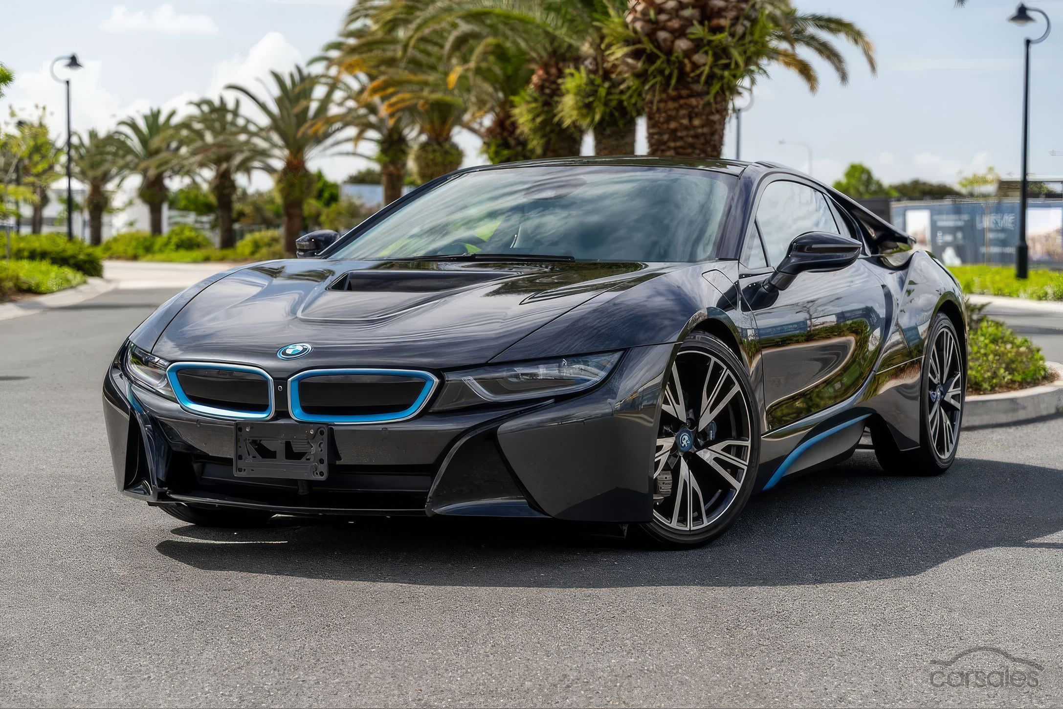 BMW i8 Roadster - Sophisto Grey Metallic on Anthracite 