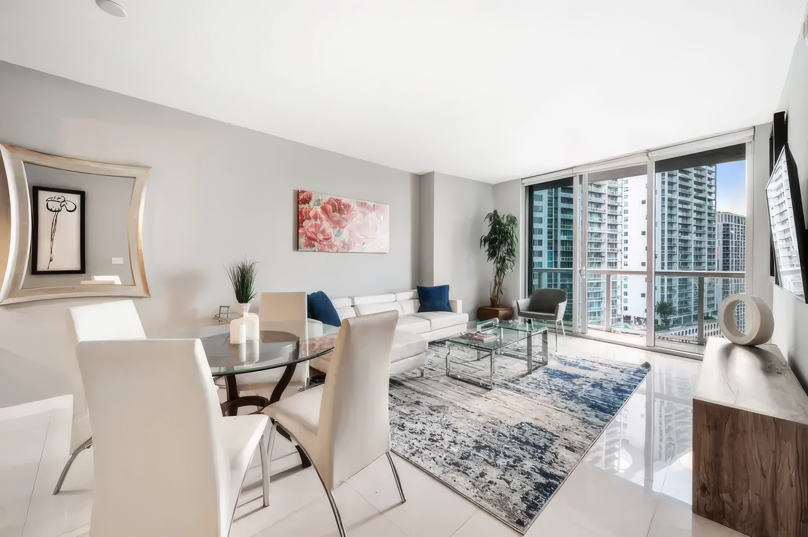 Condo Opulento Presidential Deluxe - $700