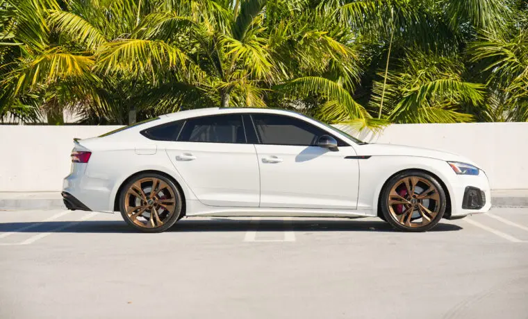 Audi S5 – White on Red