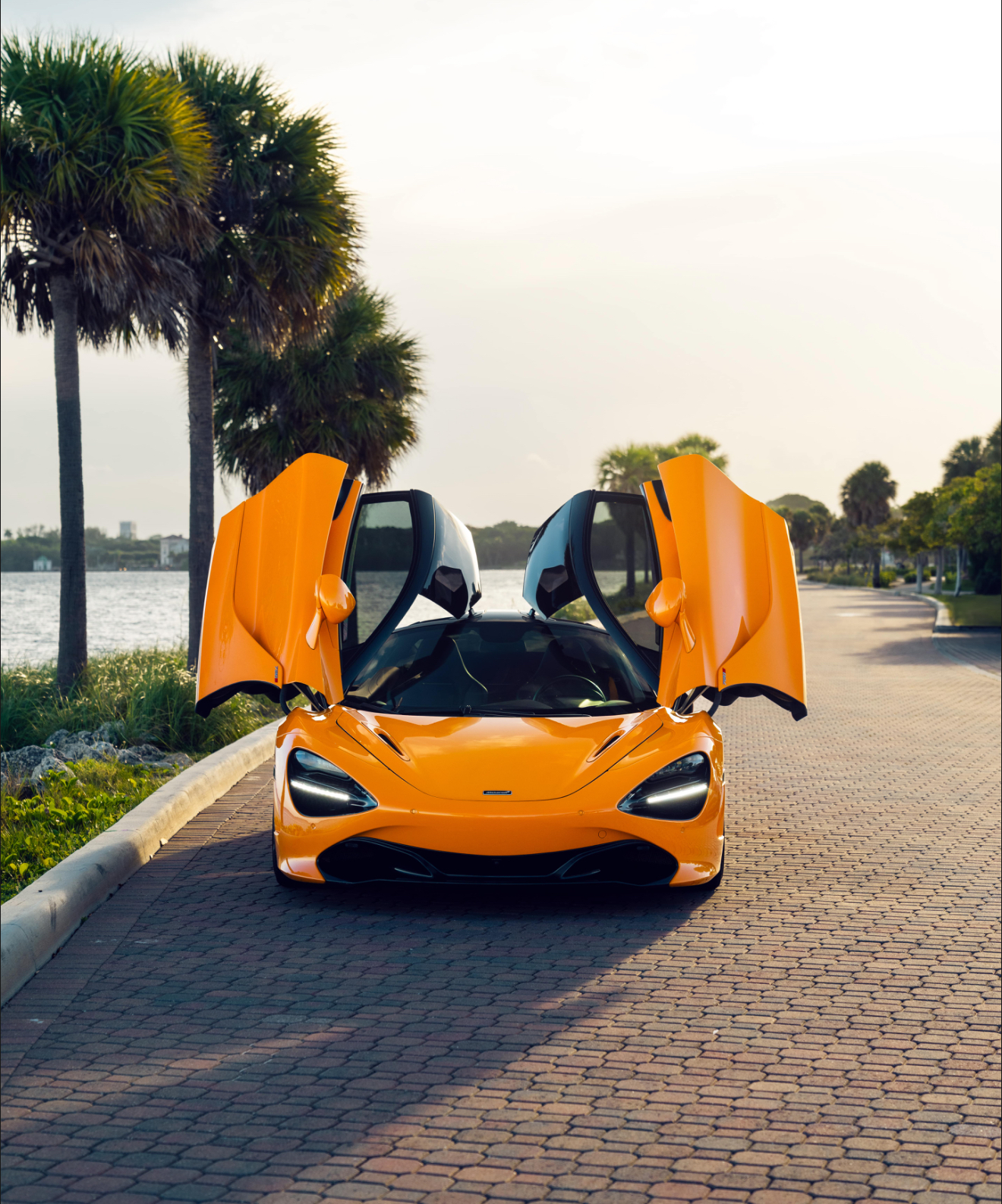 McLaren 720s - Orange on Black 
