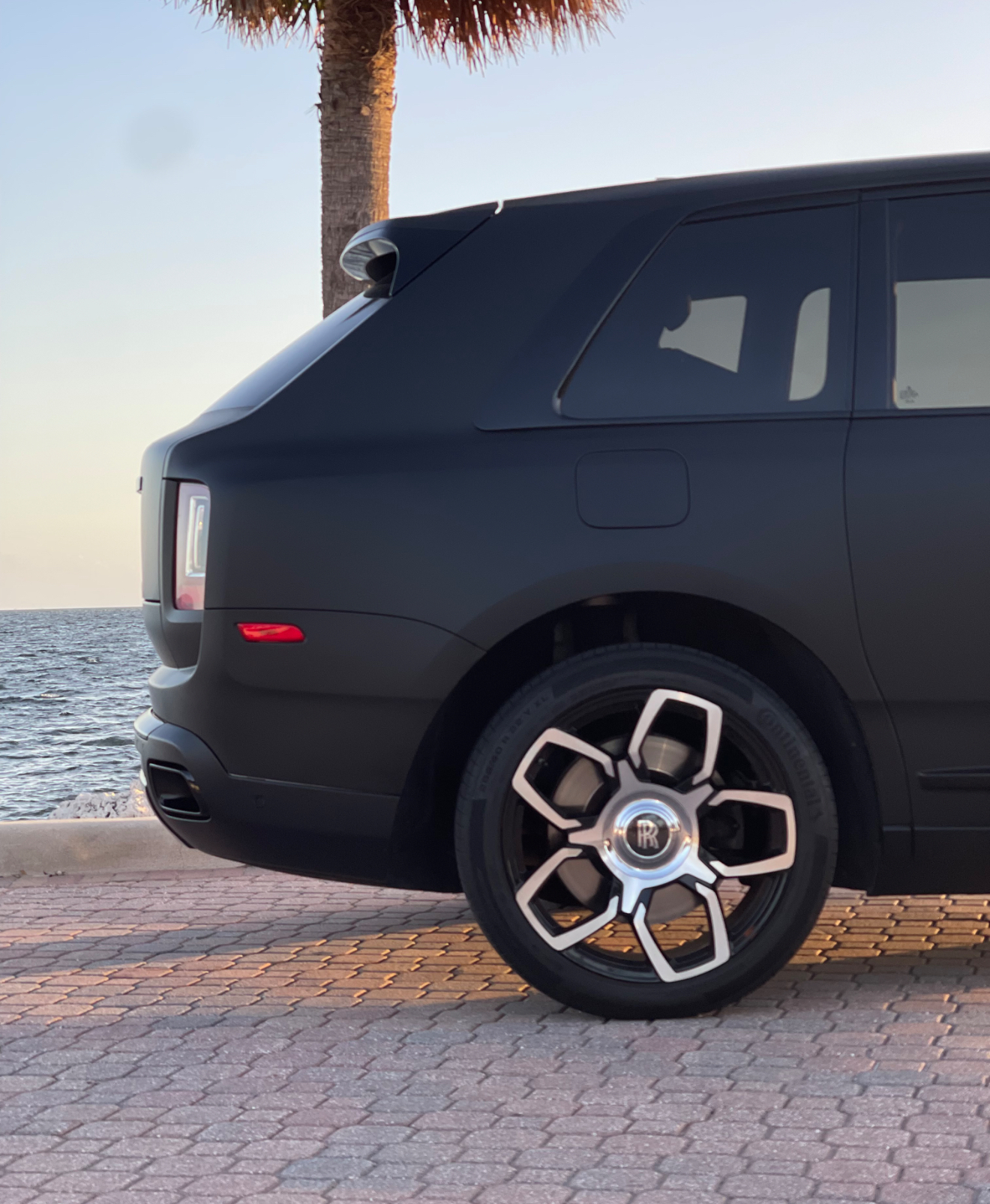 Chauffeur Service - Matte Black Roll Royce Cullinan