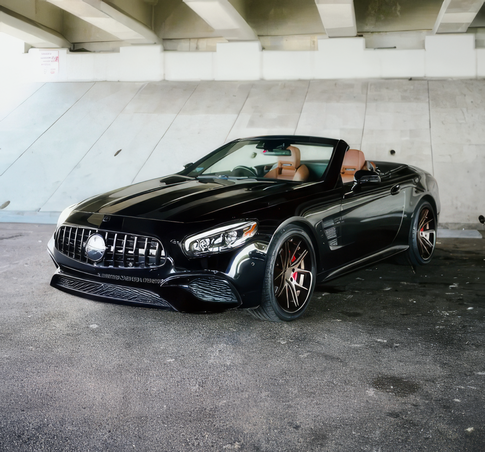 Mercedes-Benz SL AMG – Obsidian Black Metallic on Saddle Brown & Black