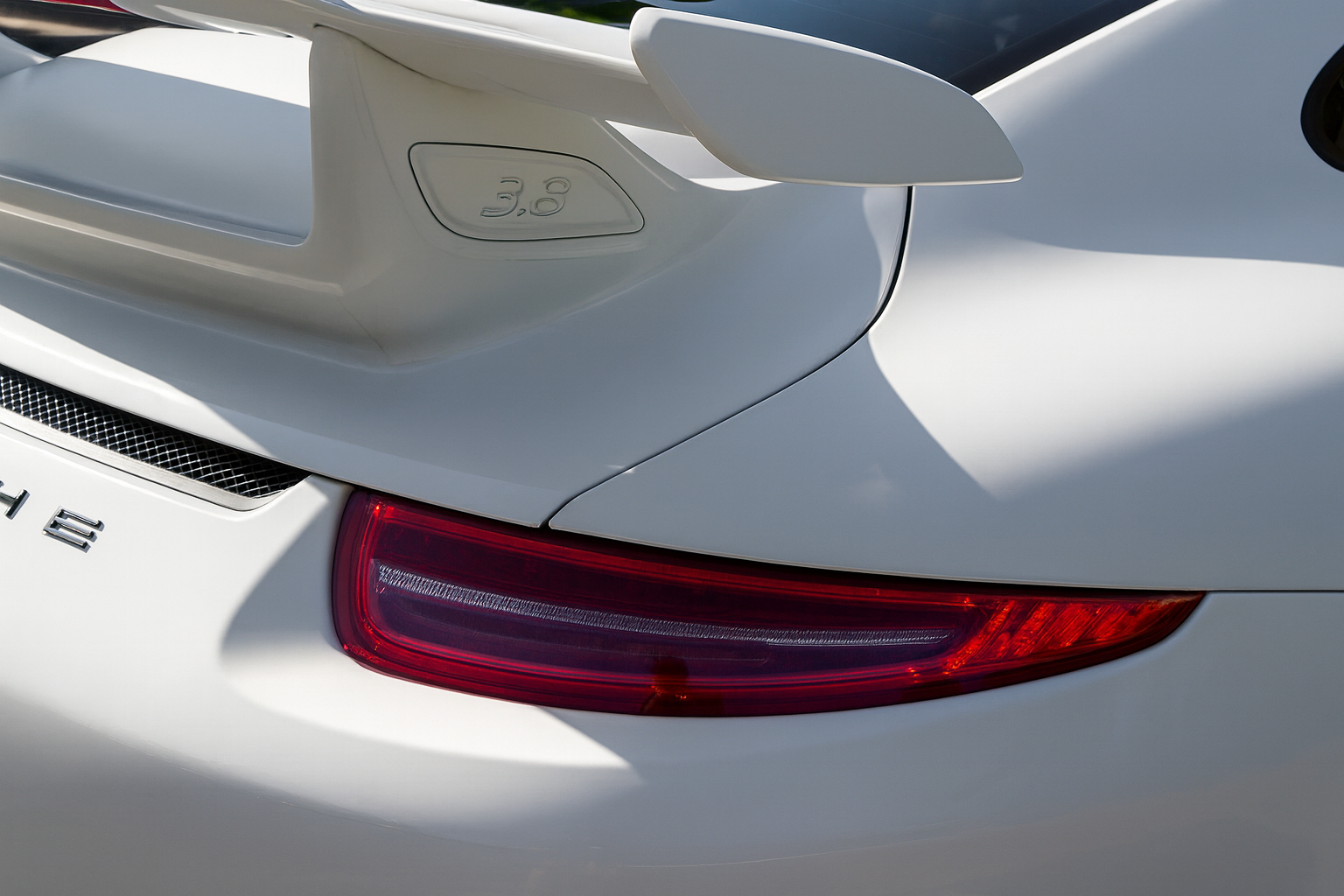 Porsche 911 GT3 (991.1) - Carrara White Metallic on Black