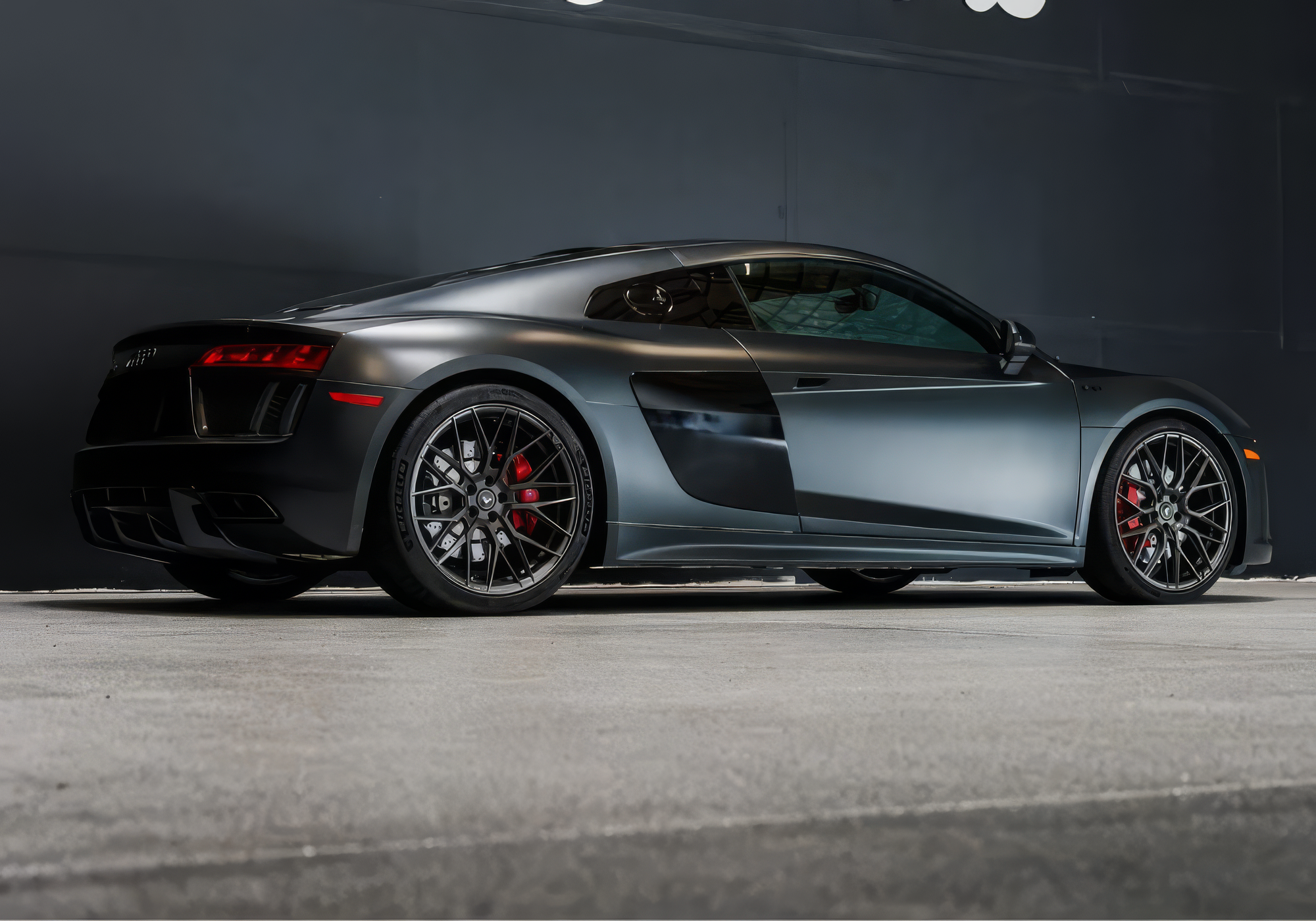 Audi R8 V10 - Daytona Gray Pearl Effect
