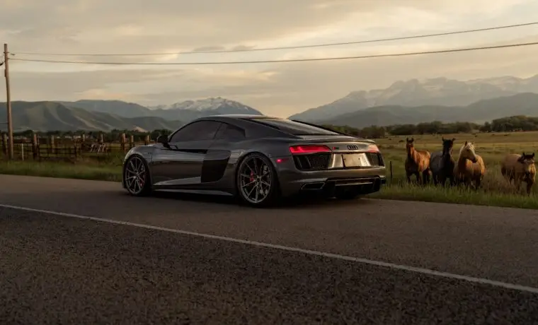 Audi R8 – Gray on Black