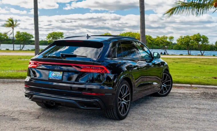 Audi Q8 S Line – Black on Black