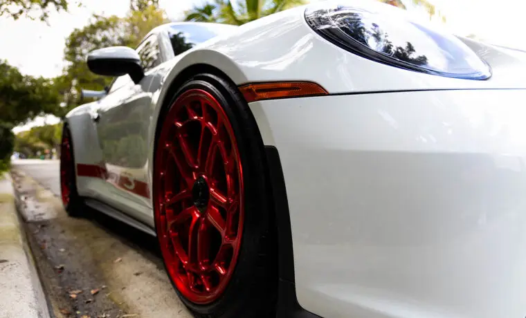 Porsche 911 - GT3 White on Black