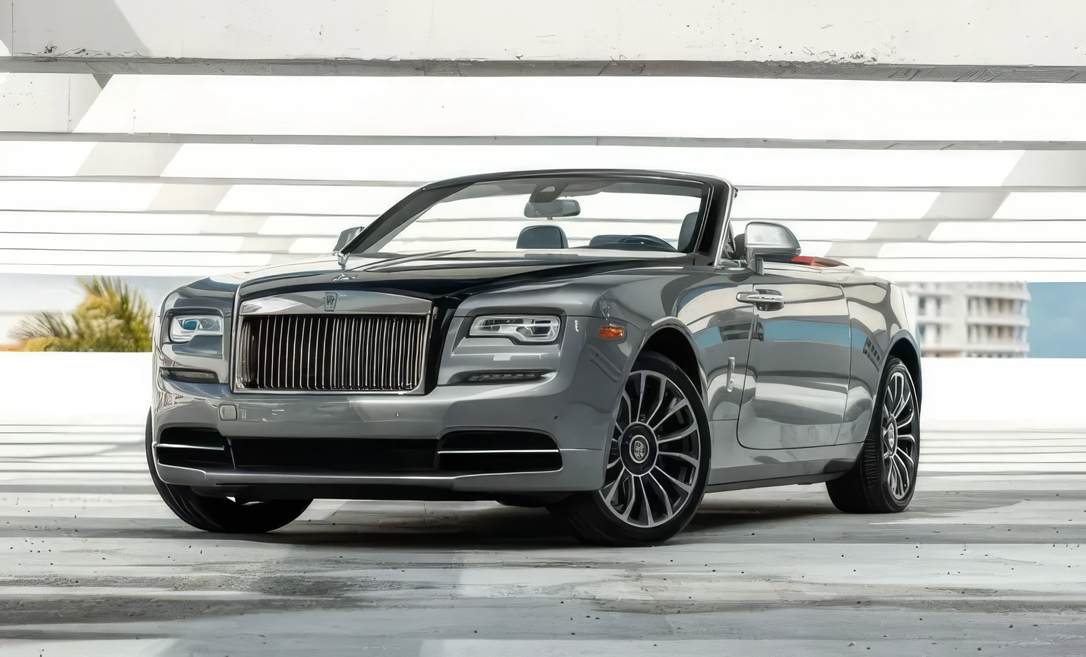 Rolls-Royce Dawn – Tempest Grey on Mugello Red & Black