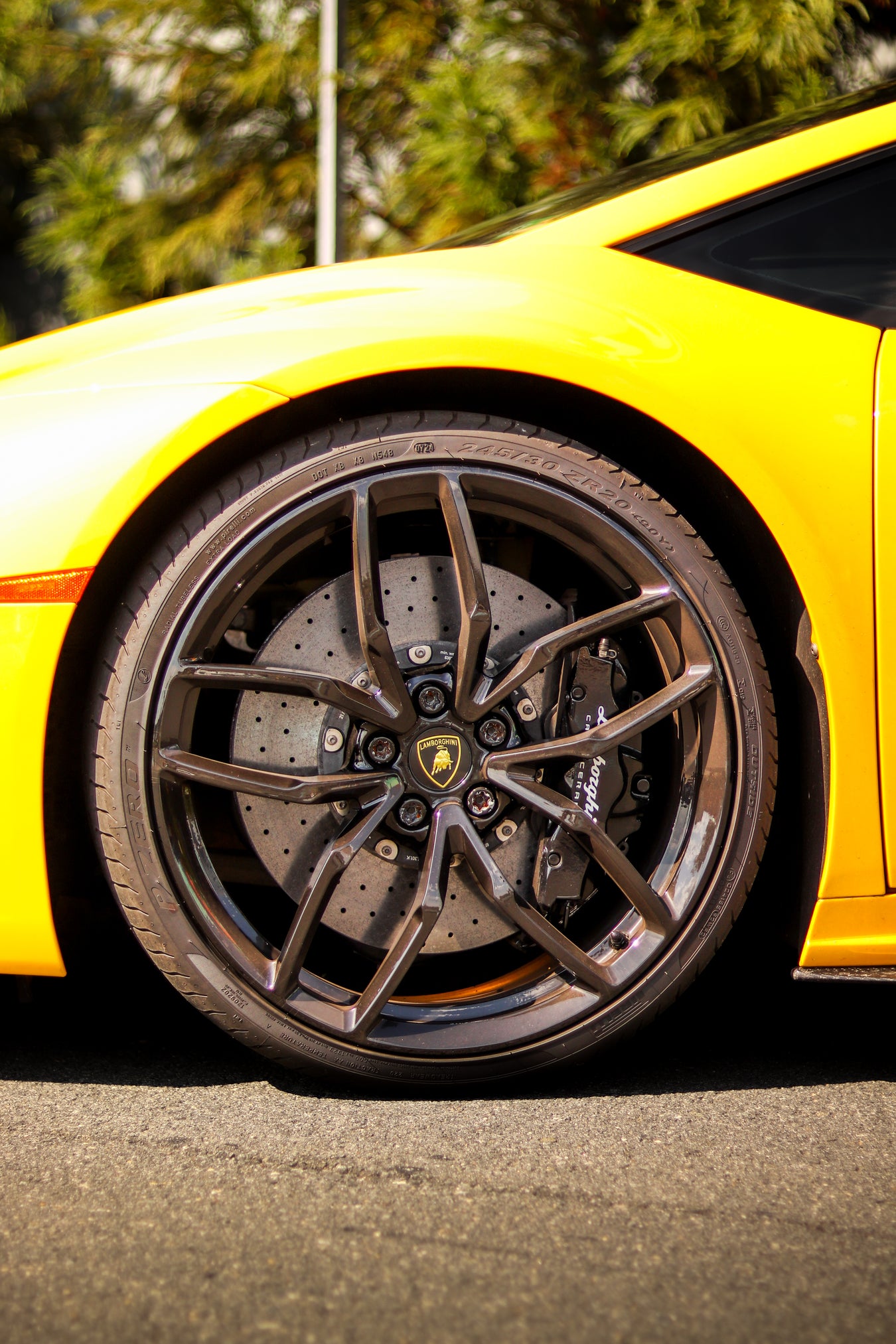 Lamborghini Huracan LP-610 - Yellow on Black