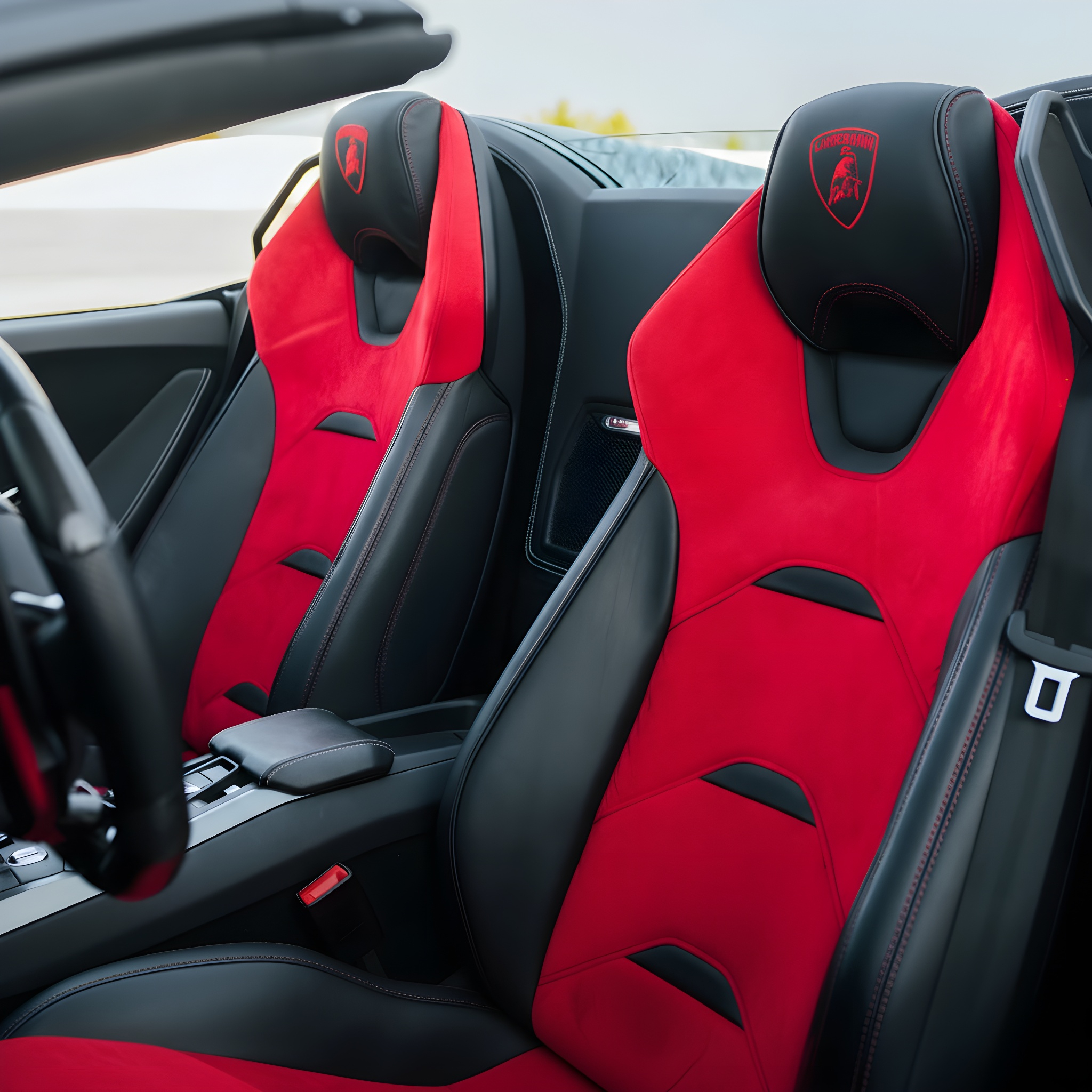 Lamborghini Huracan EVO Spyder - Nero Noctis on Rosso Alala & Nero (Gloss Black on Red & Black Two-Tone)