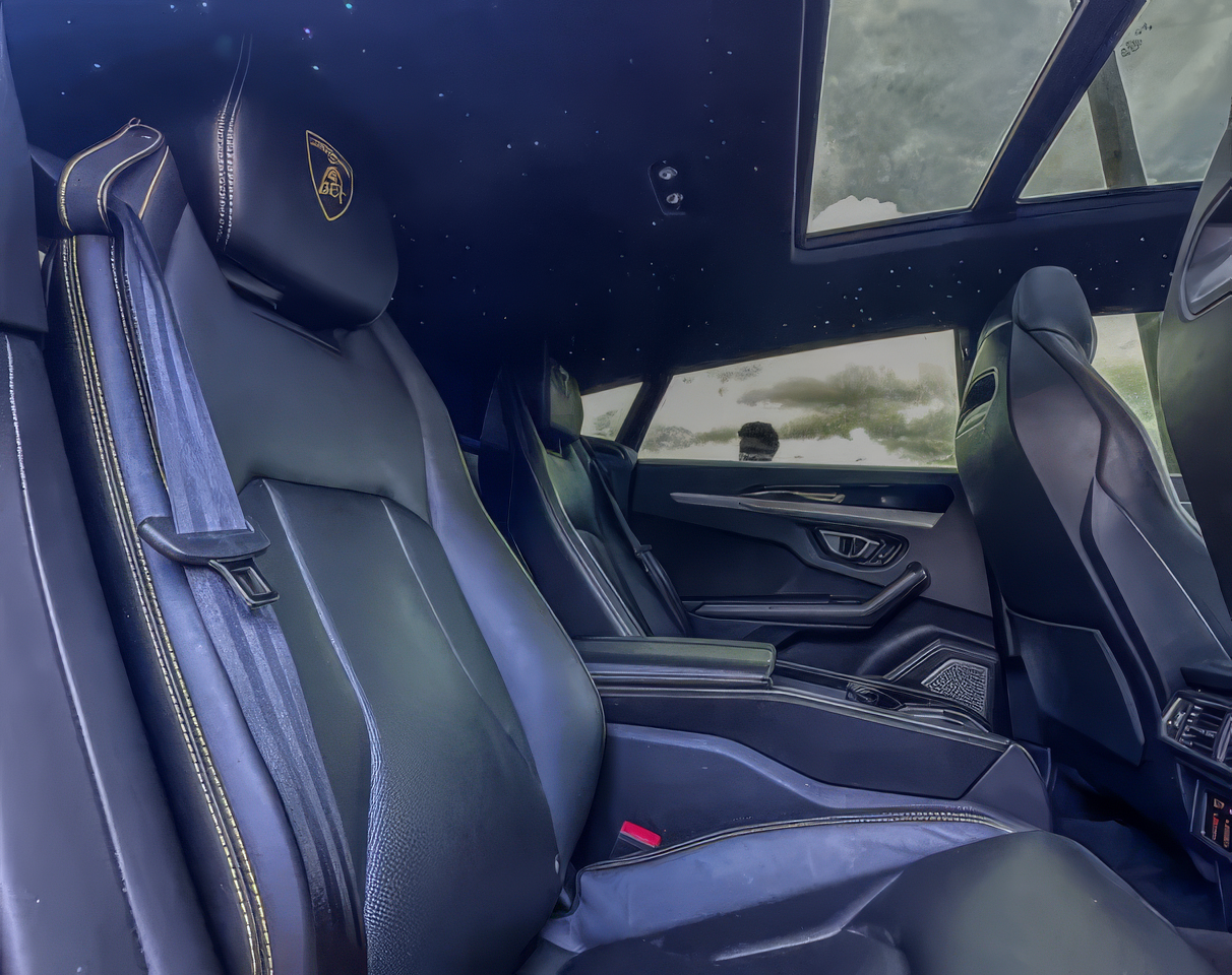 Lamborghini Urus - Giallo Inti Pearl on Nero (Pearl Yellow on Black)