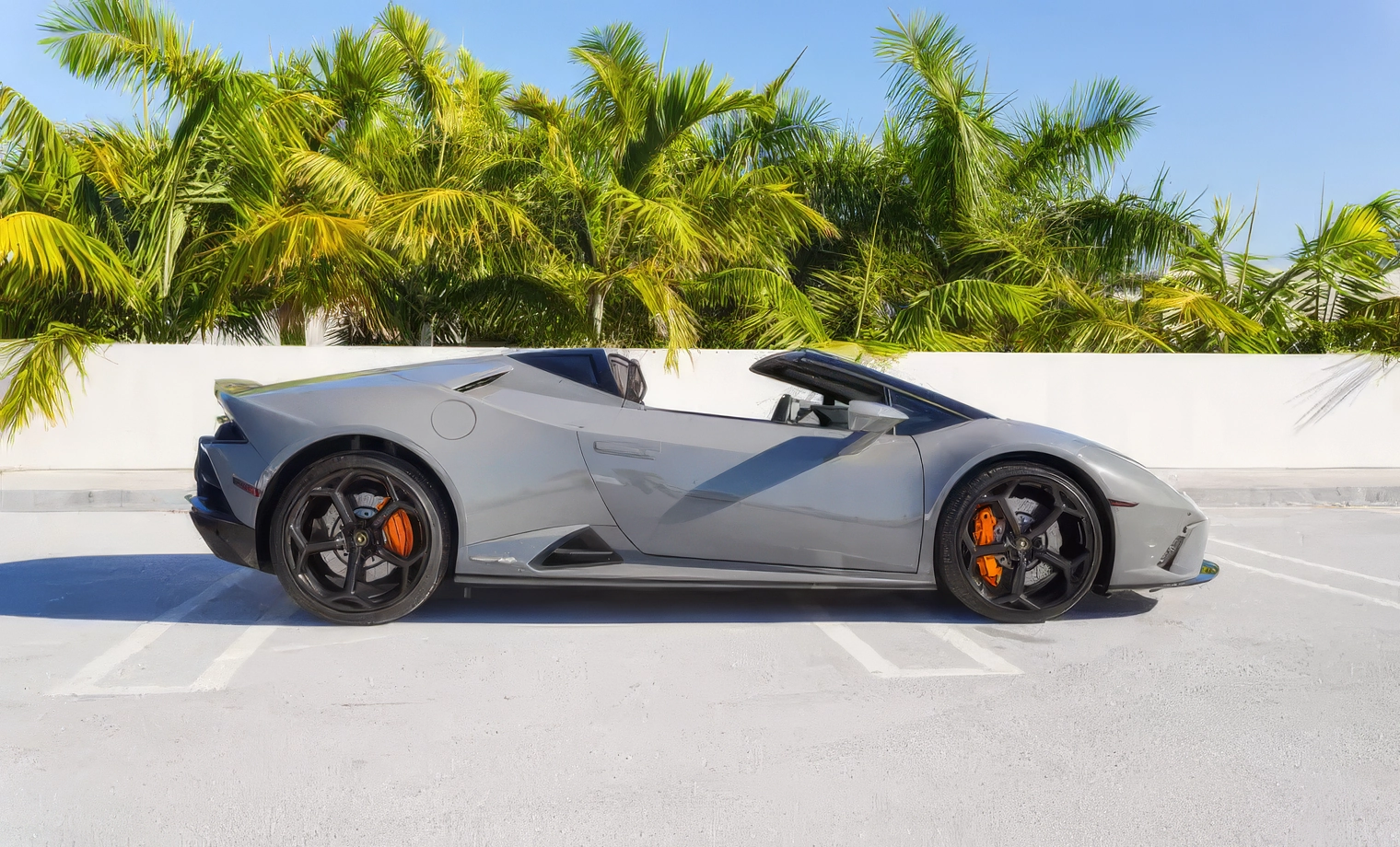 Lamborghini Huracan EVO Spyder – Grigio Nimbus on Nero (Solid Light Gray on Black)