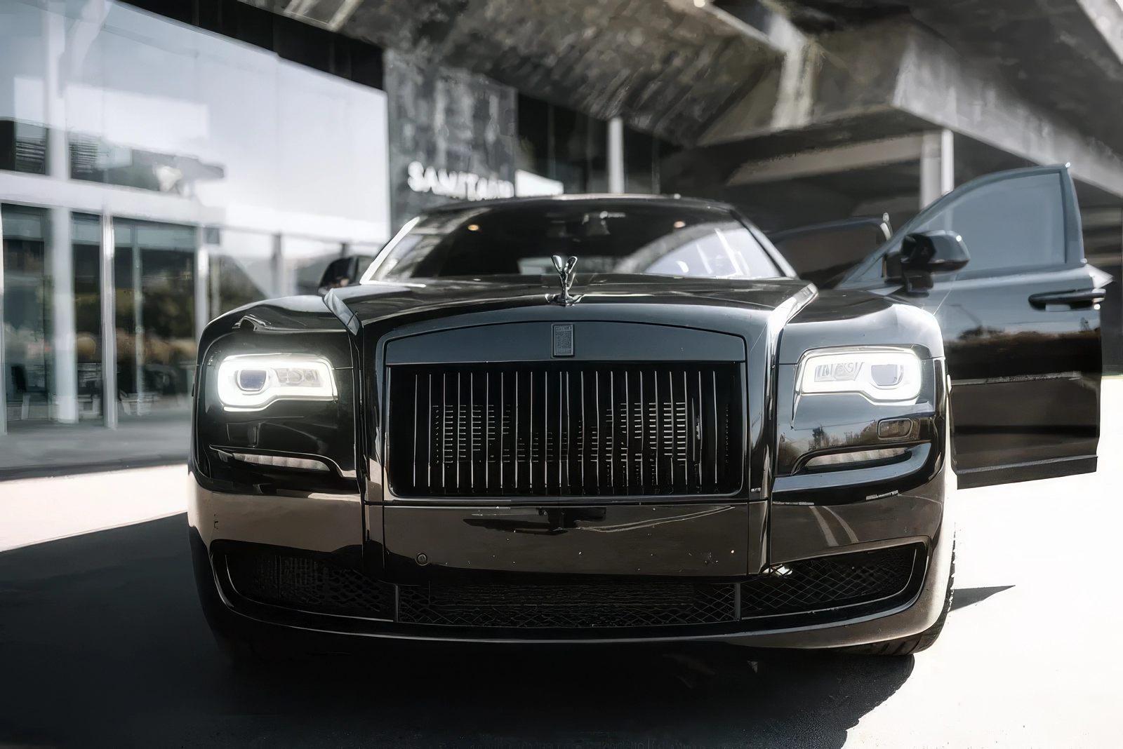 Rolls-Royce Ghost – Diamond Black on Black