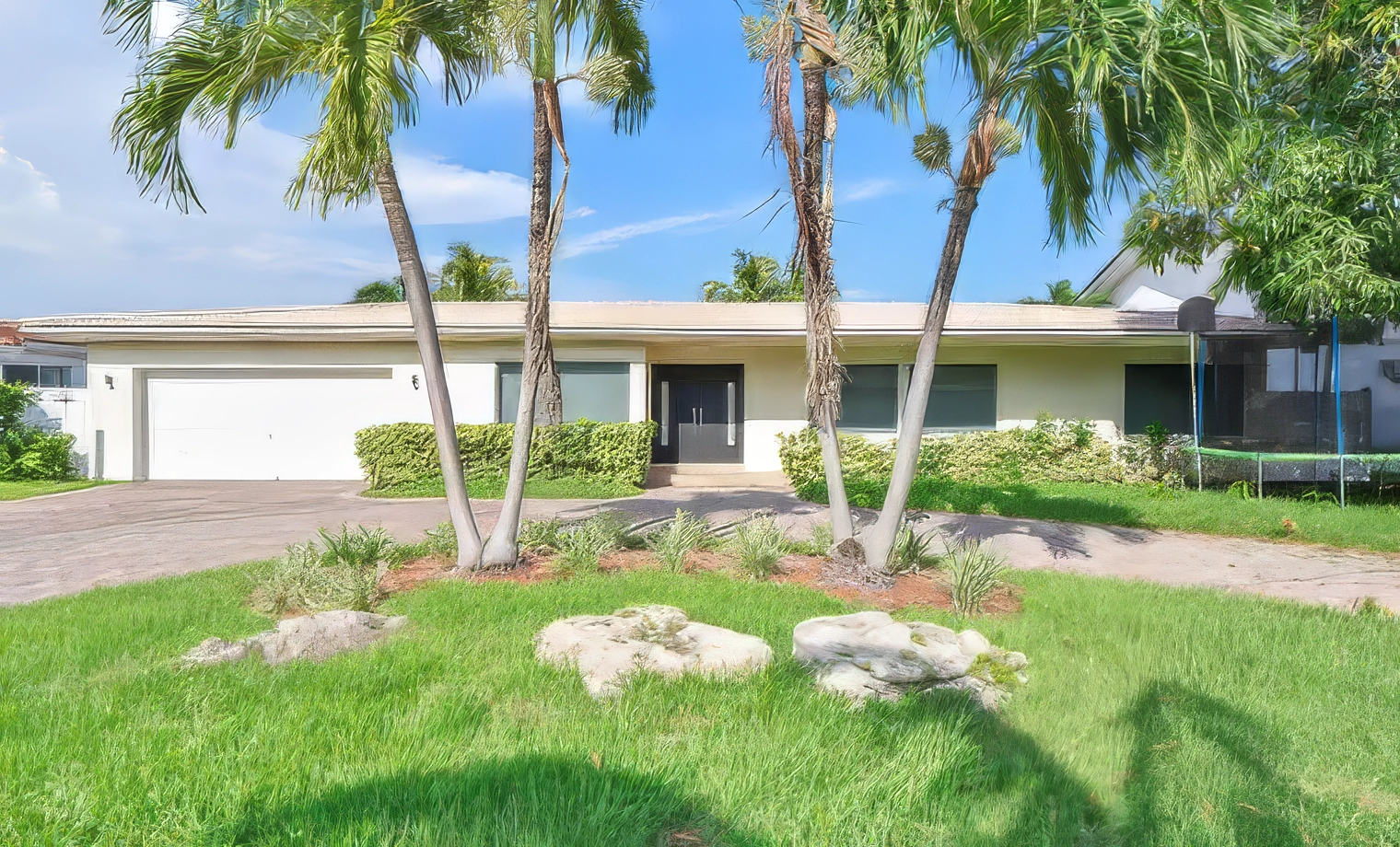 Villa Flamenco - $2,500