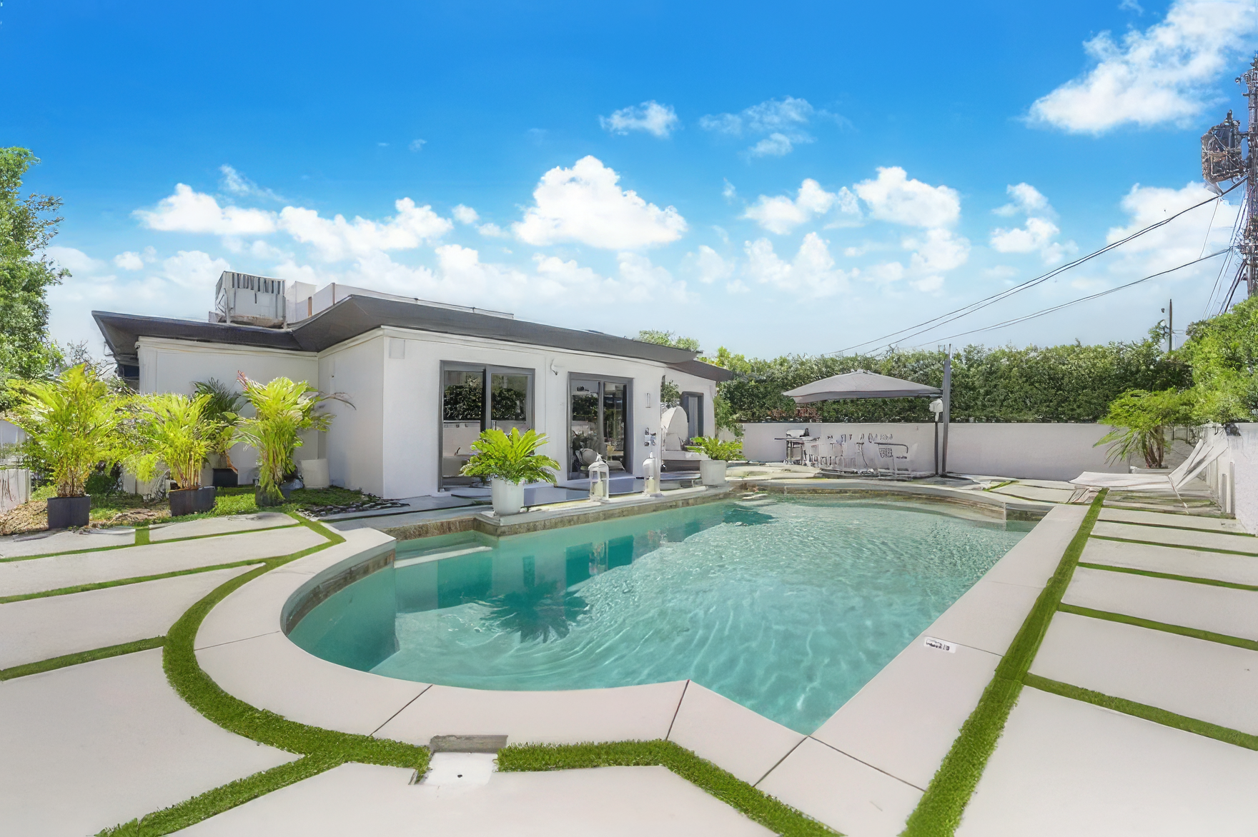 Villa Eclettica - $900