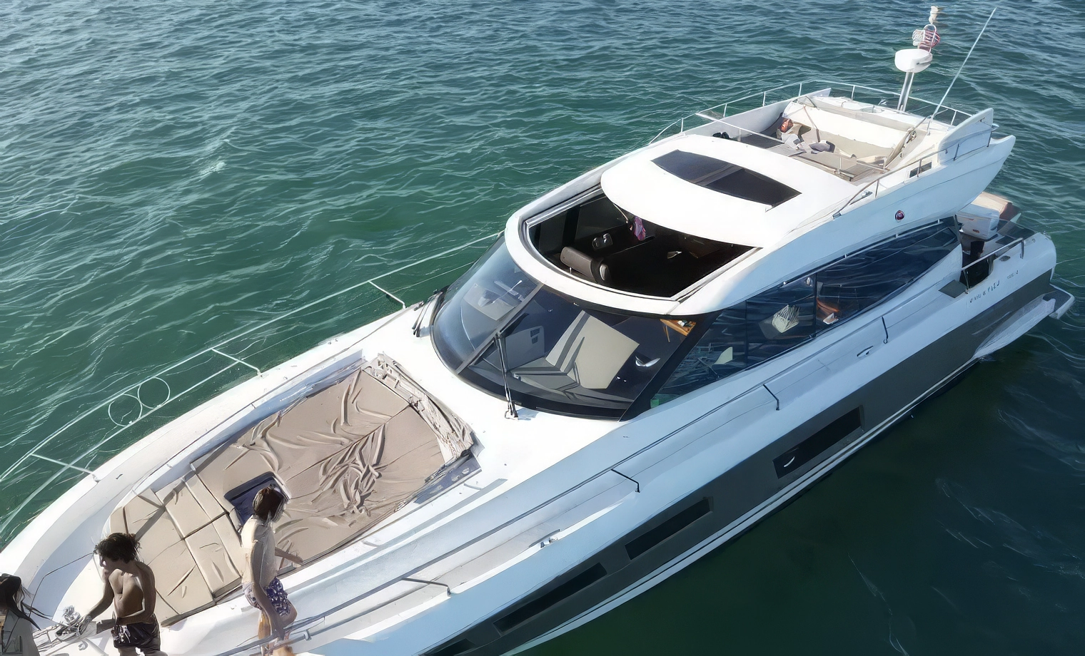 65' Prestige - $3,300