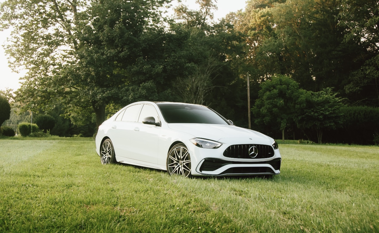 Mercedes Benz C43 AMG - White on Red & Black