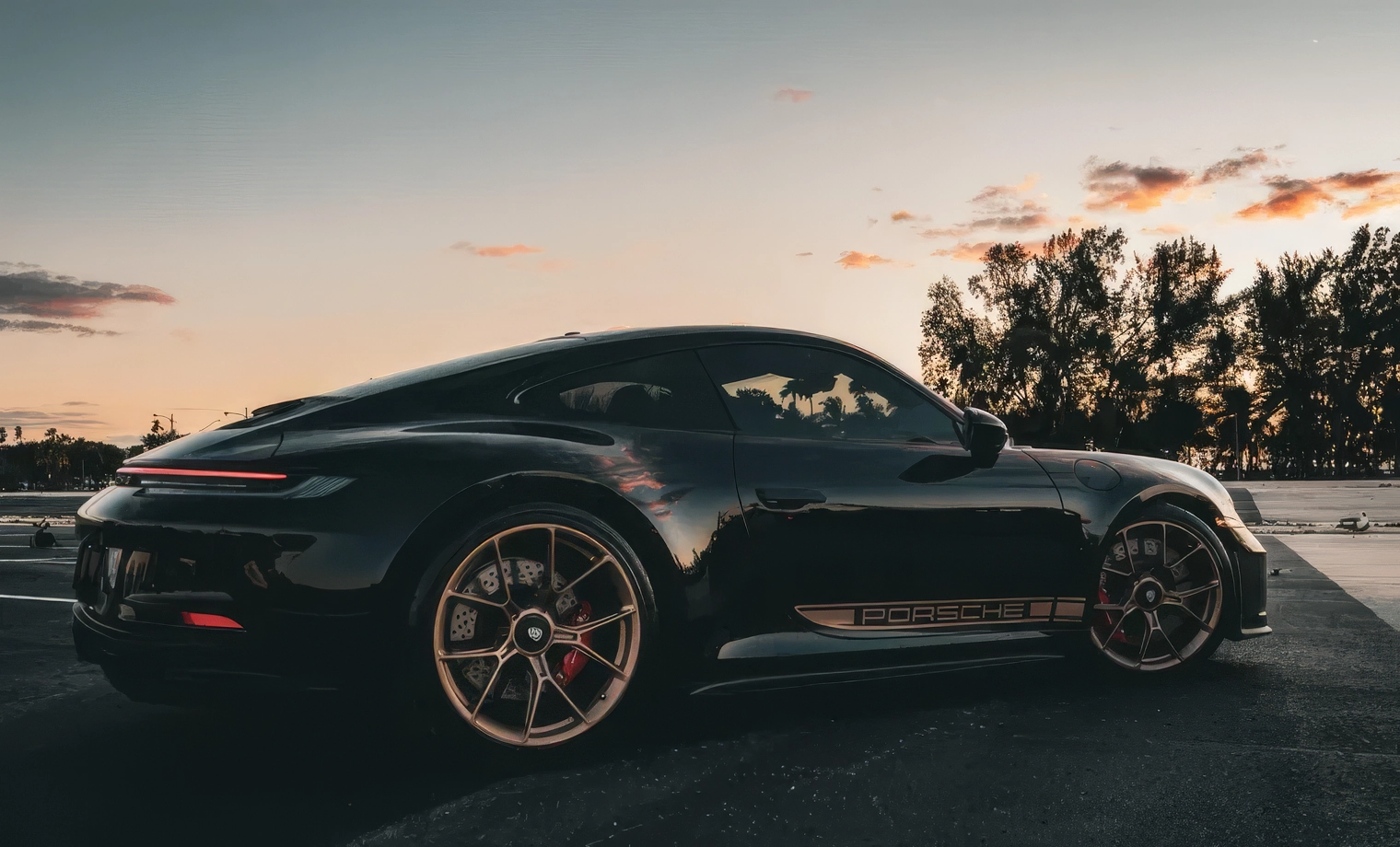 Porsche 911 GT3 – Black on Guards Red