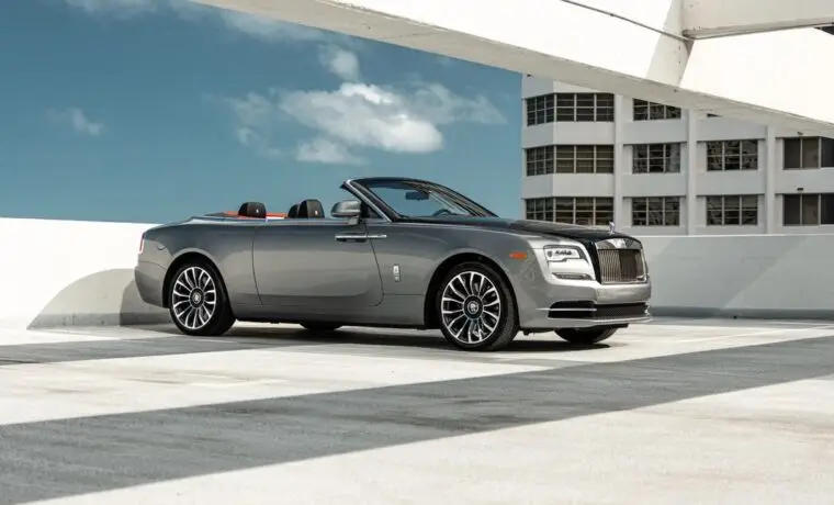 Rolls-Royce Dawn – Gray on Black and Red