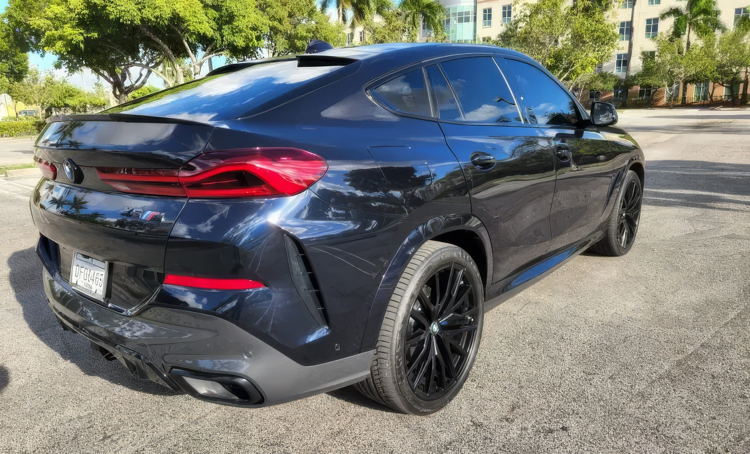 BMW X6 M – Carbon Black Metallic on Sakhir Orange & Black