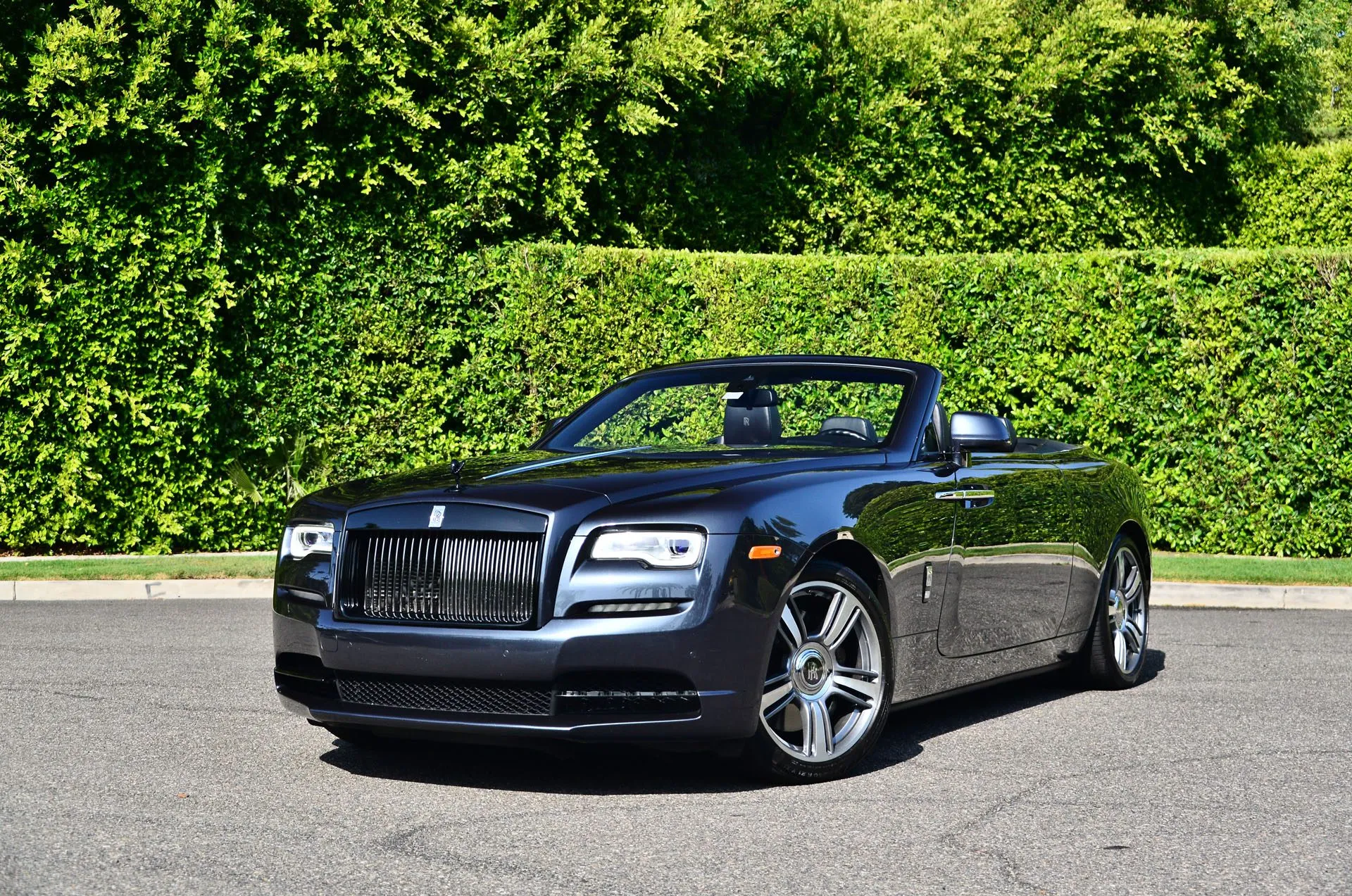 Rolls-Royce Dawn - Midnight Sapphire Metallic on Black