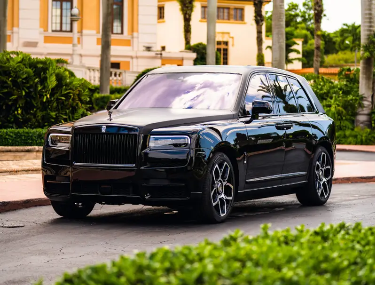 Rolls-Royce Cullinan — Black on Orange