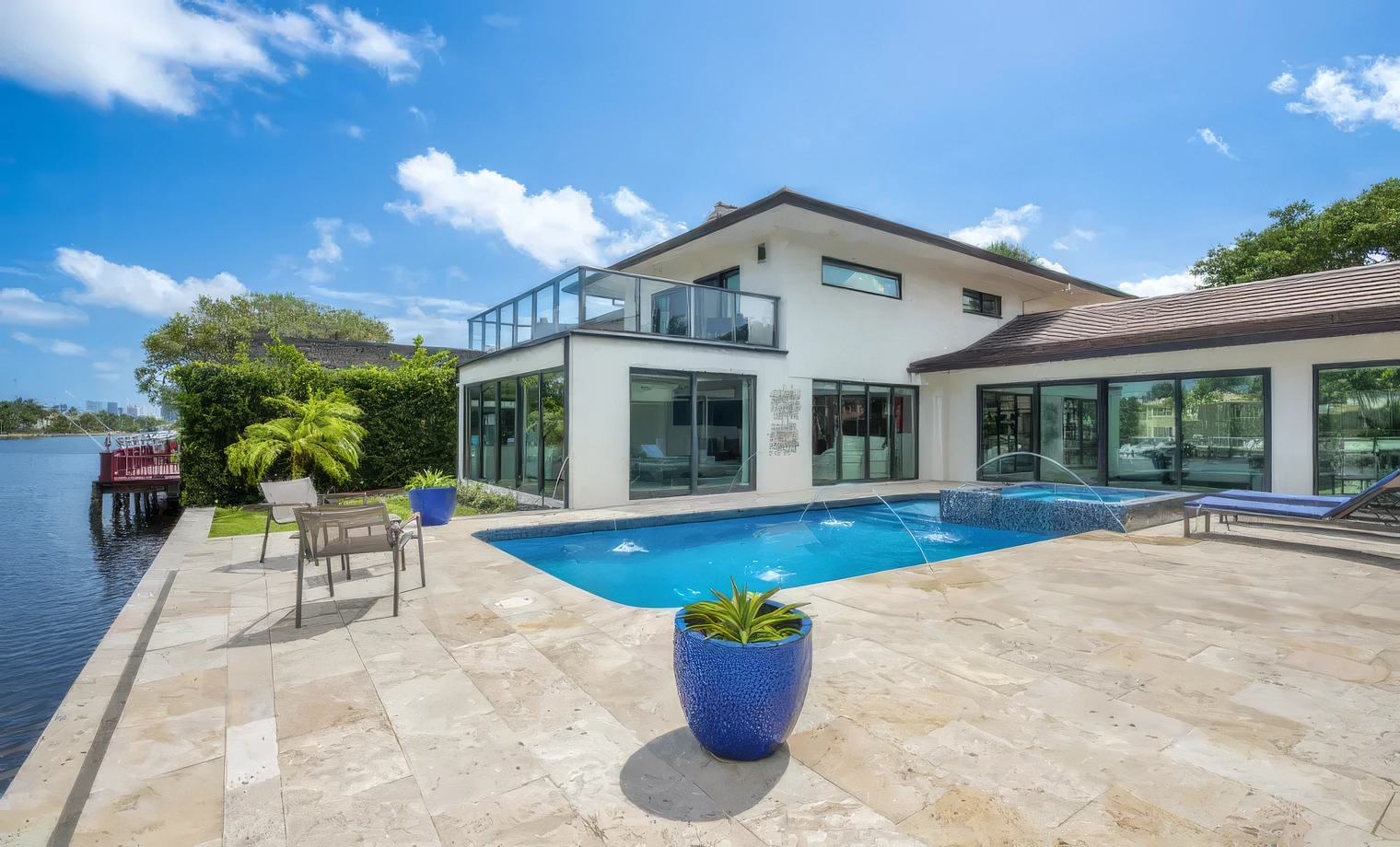 Villa Paraiso - $2,500