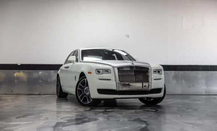 Rolls-Royce Ghost – White on Black