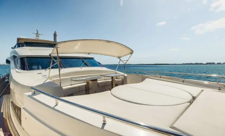 95' Dominator Flybridge - $7,400