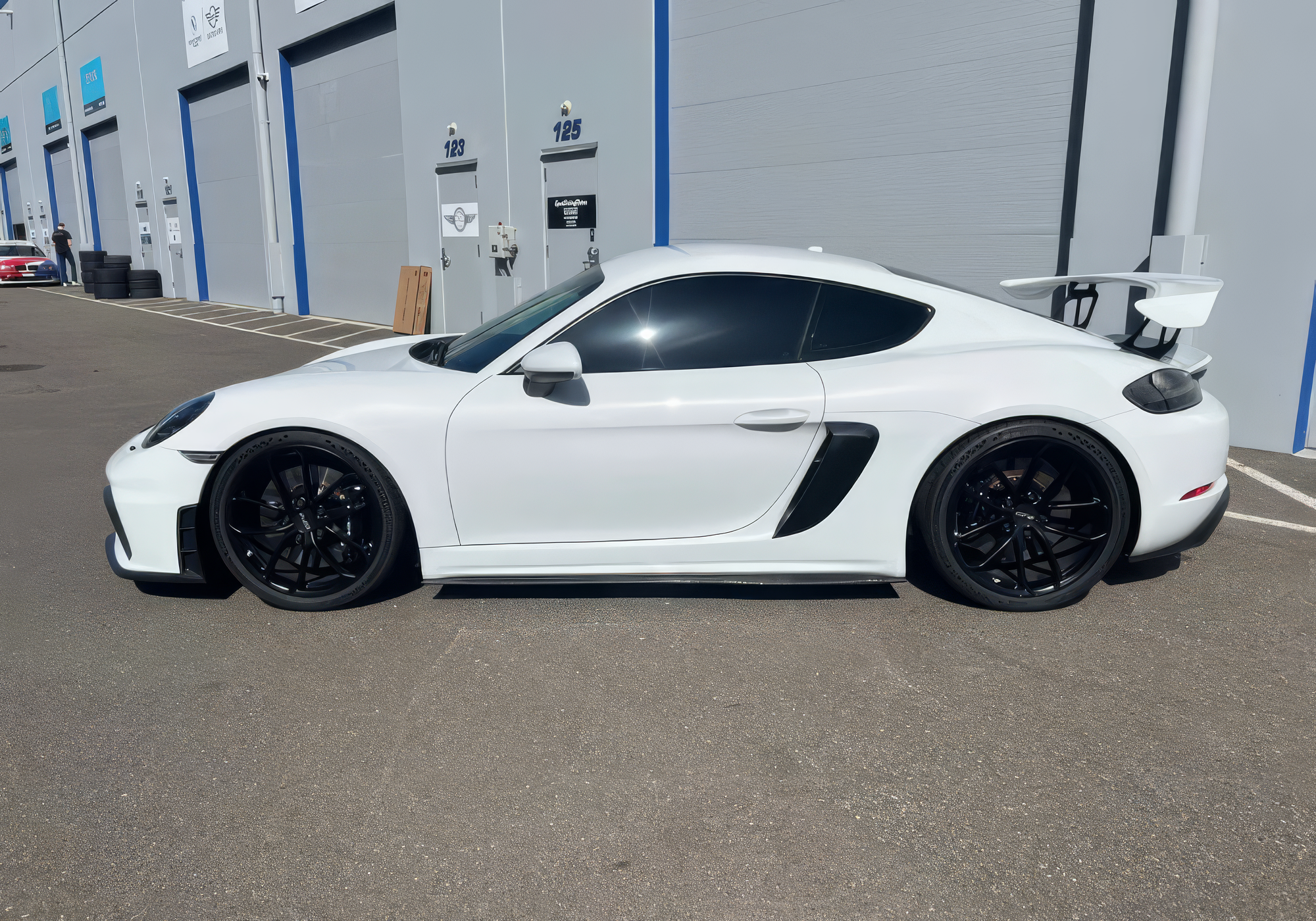 Porsche 718 Cayman GT4 - Solid White