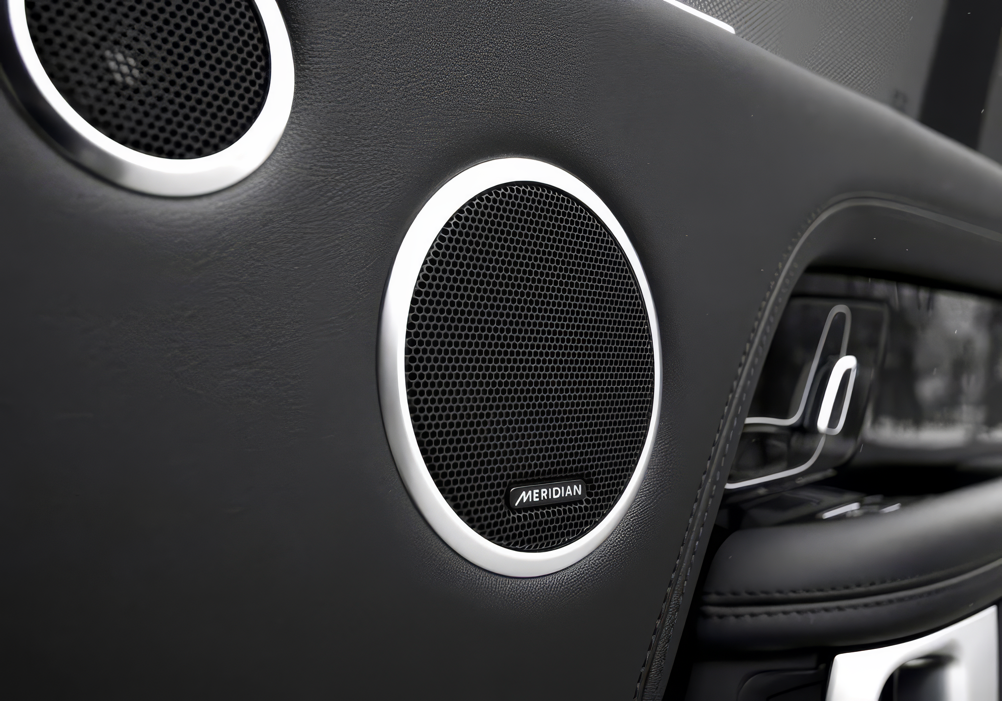 Range Rover SE - Fuji White on Ebony