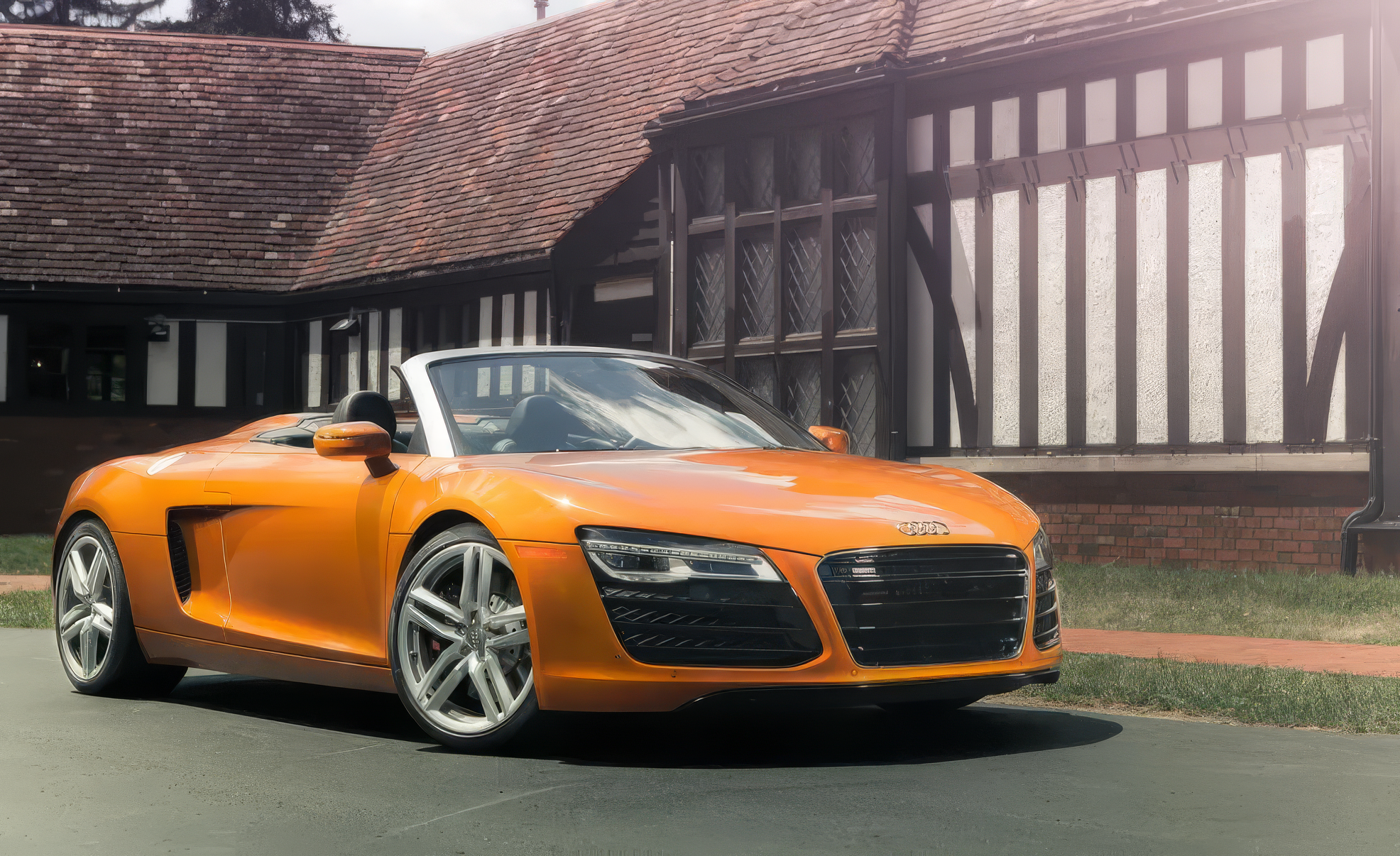 Audi R8 - Samoa Orange Metallic on Black & Silver