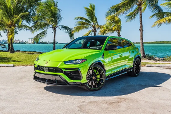 Lamborghini Urus – Green on Green & Black