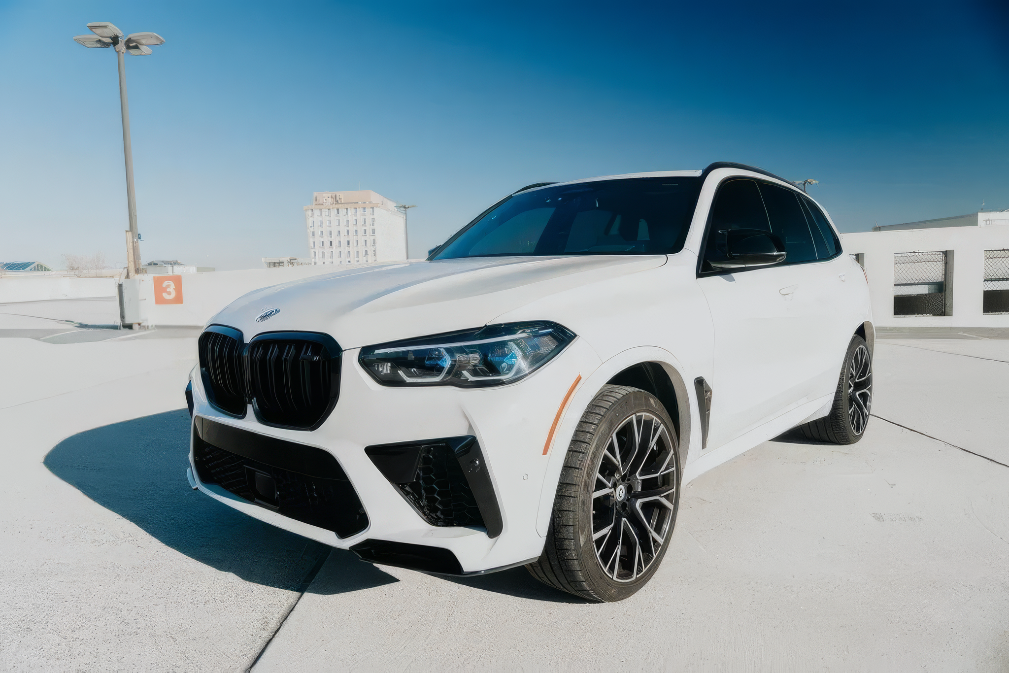 BMW X5 M Competition - Alpine White on Ivory White & Black