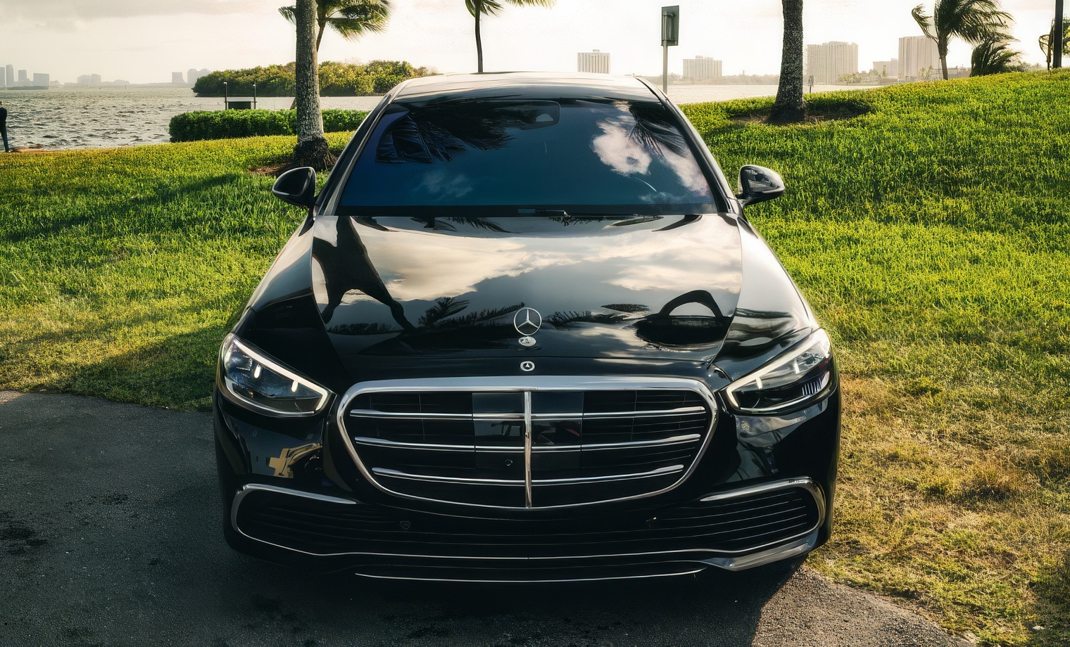 Mercedes-Benz S580 – Obsidian Black Metallic on Rubellite Red