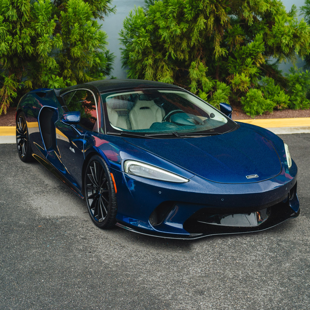 McLaren GT — Aurora Blue on Porcelain & Jet Black