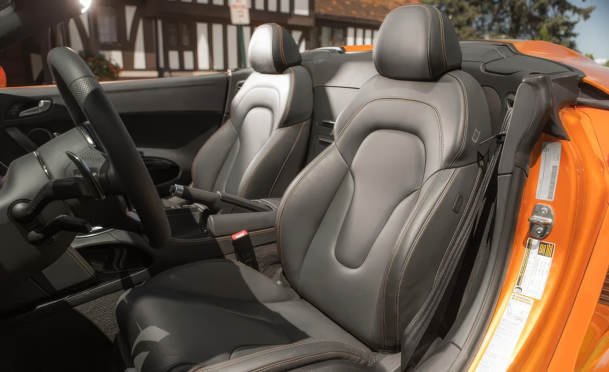 Audi R8 - Samoa Orange Metallic on Black & Silver 