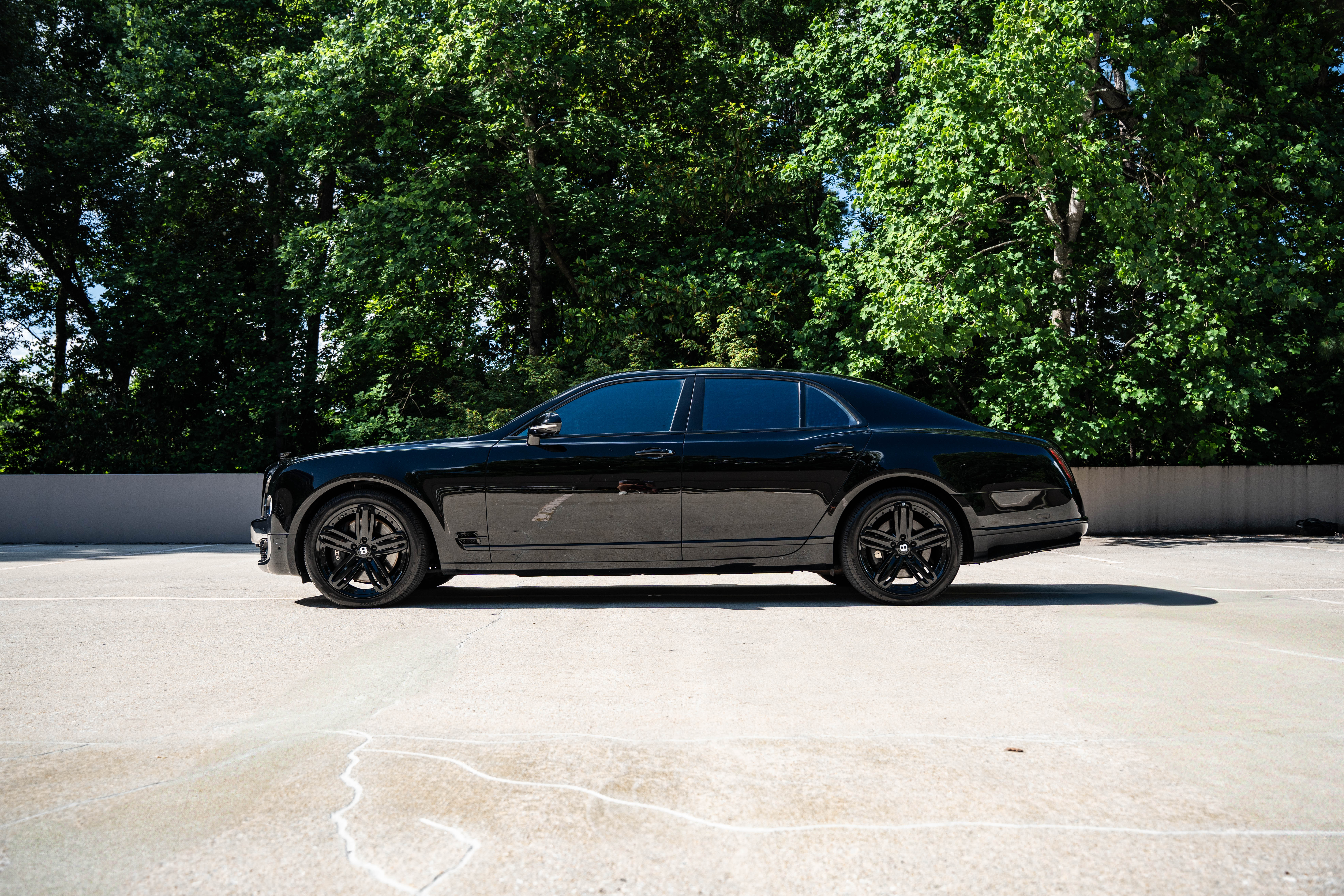 Bentley Mulsanne - Onyx on Beluga 