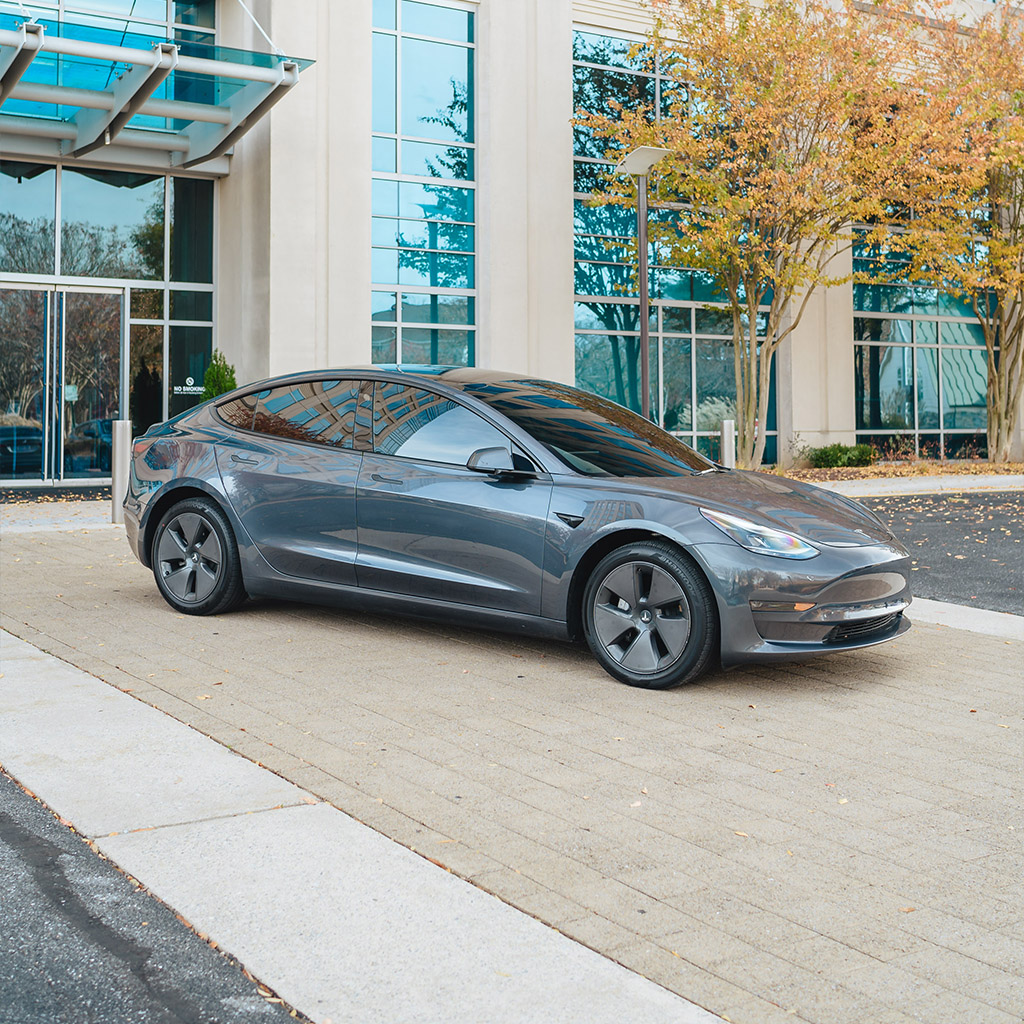 Tesla Model 3 Long Range - Gray on Black